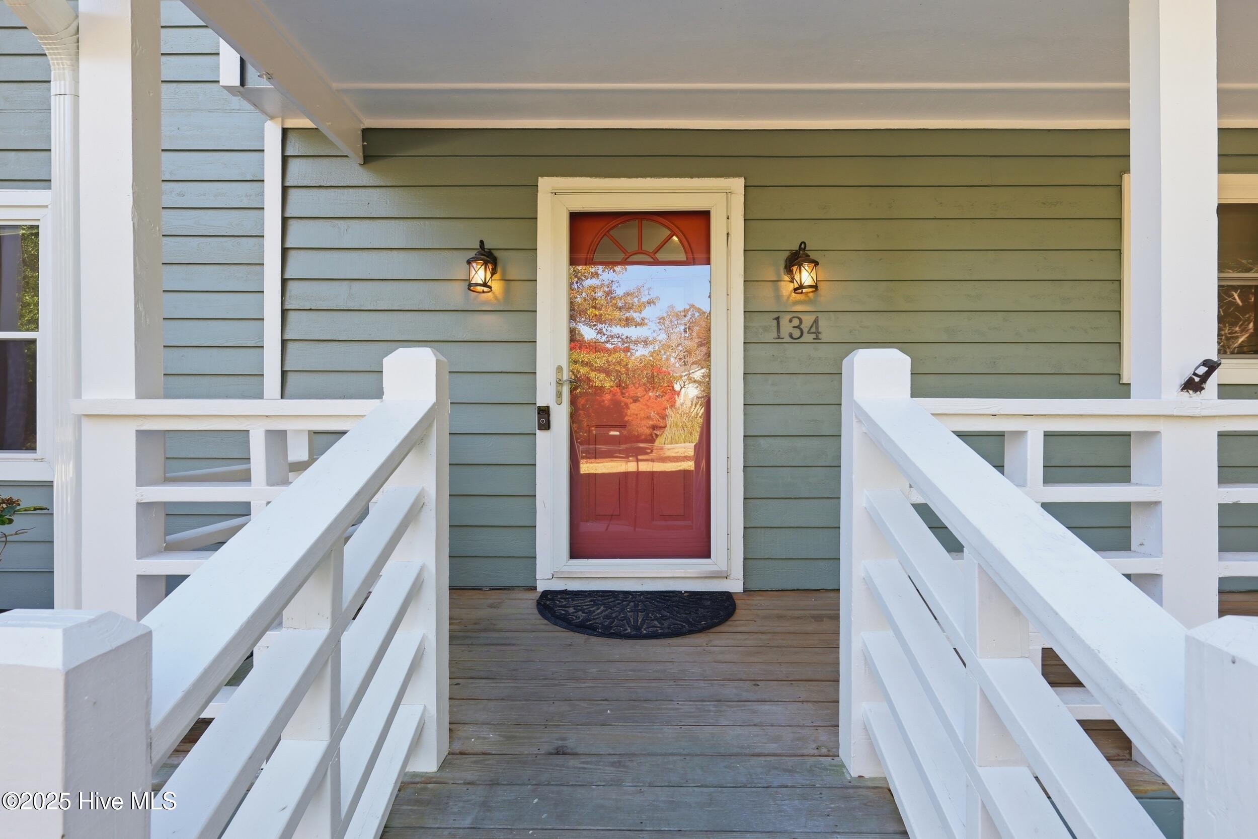 100542075 | Photo 13