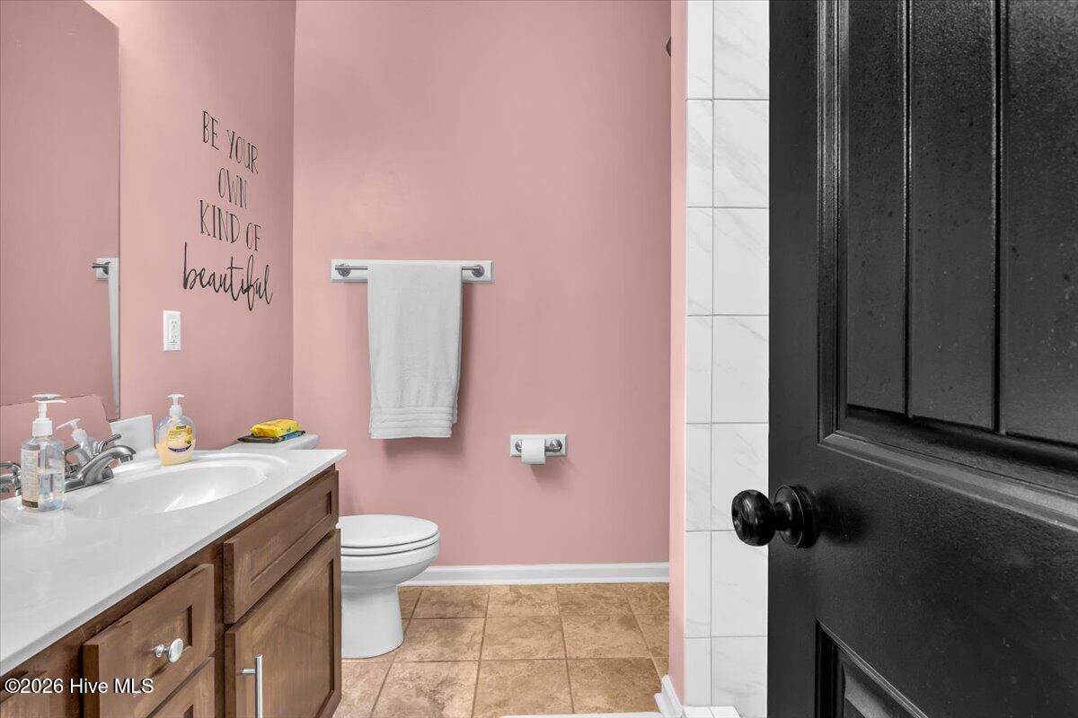 100570228 | Photo 28