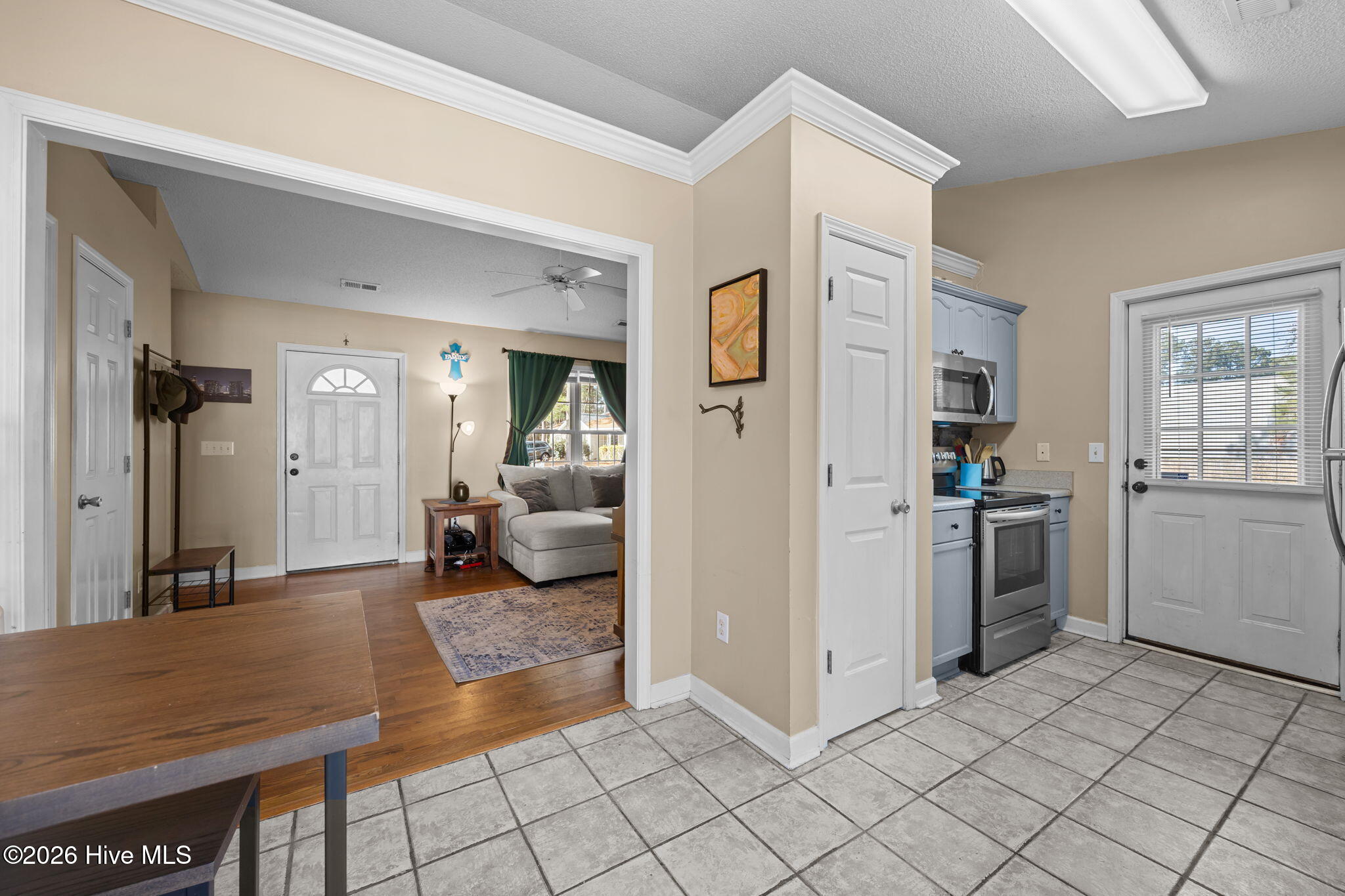 100550840 | Photo 12