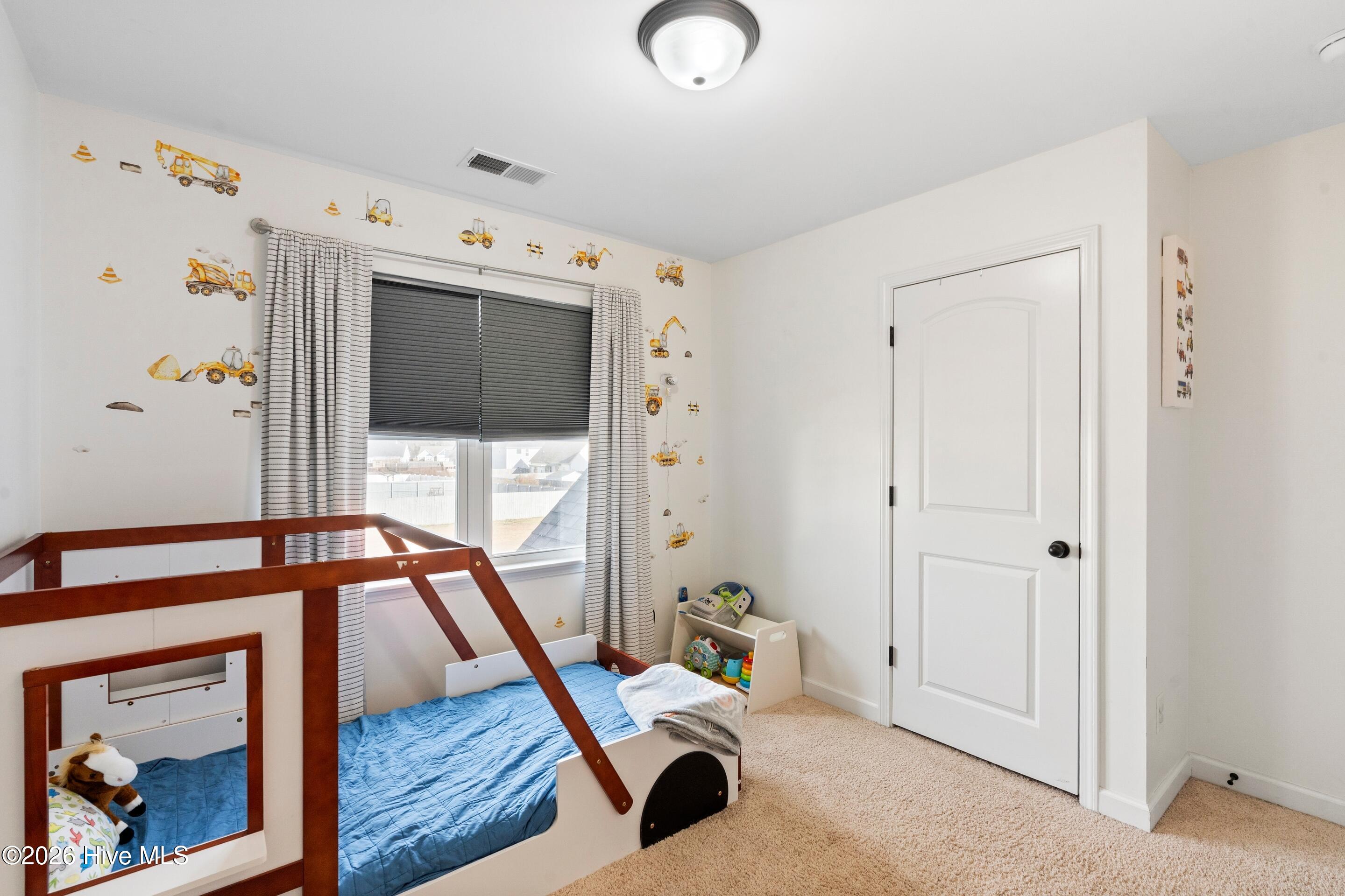 100548782 | Photo 25