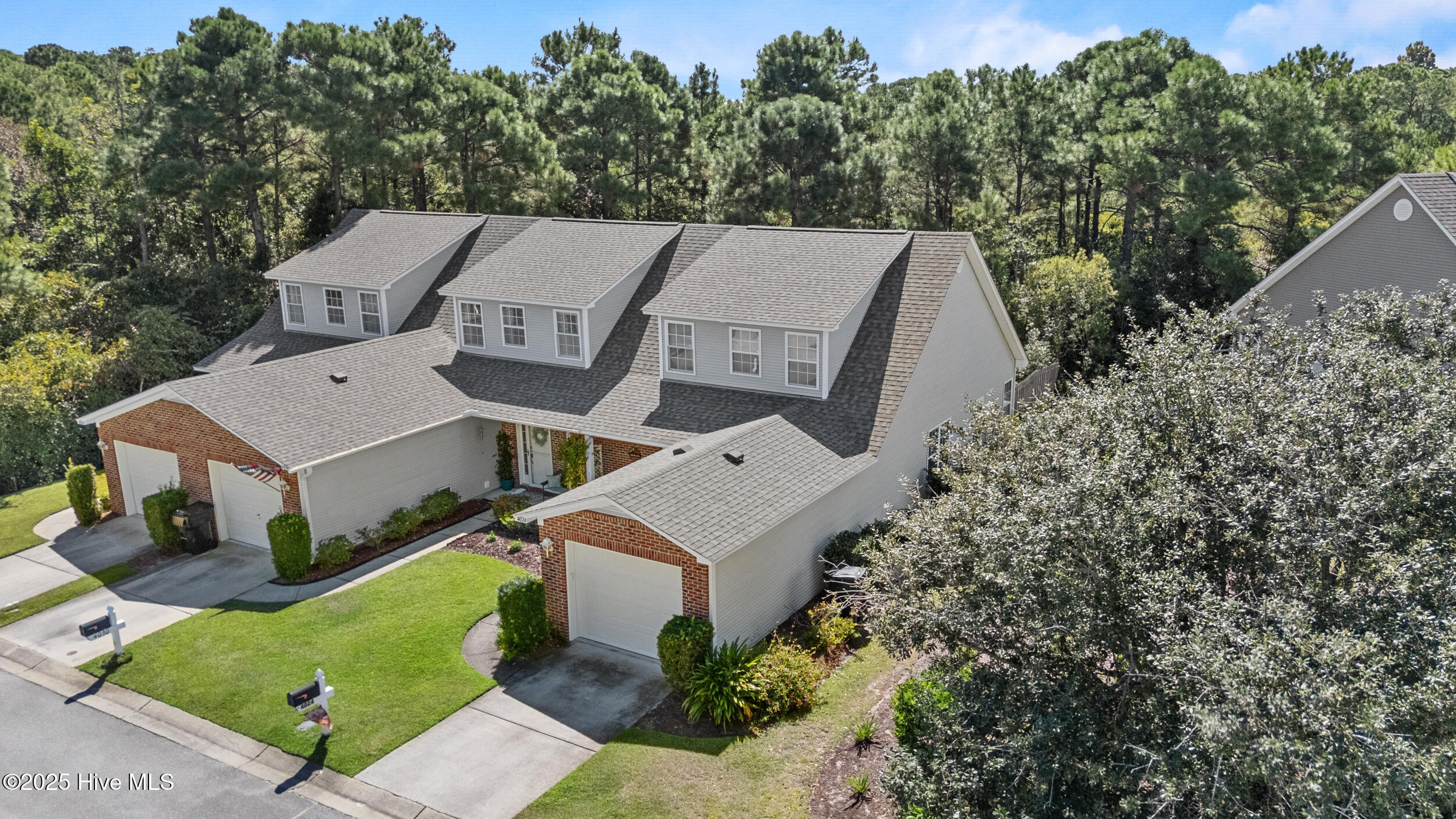 100532687 | Photo 32