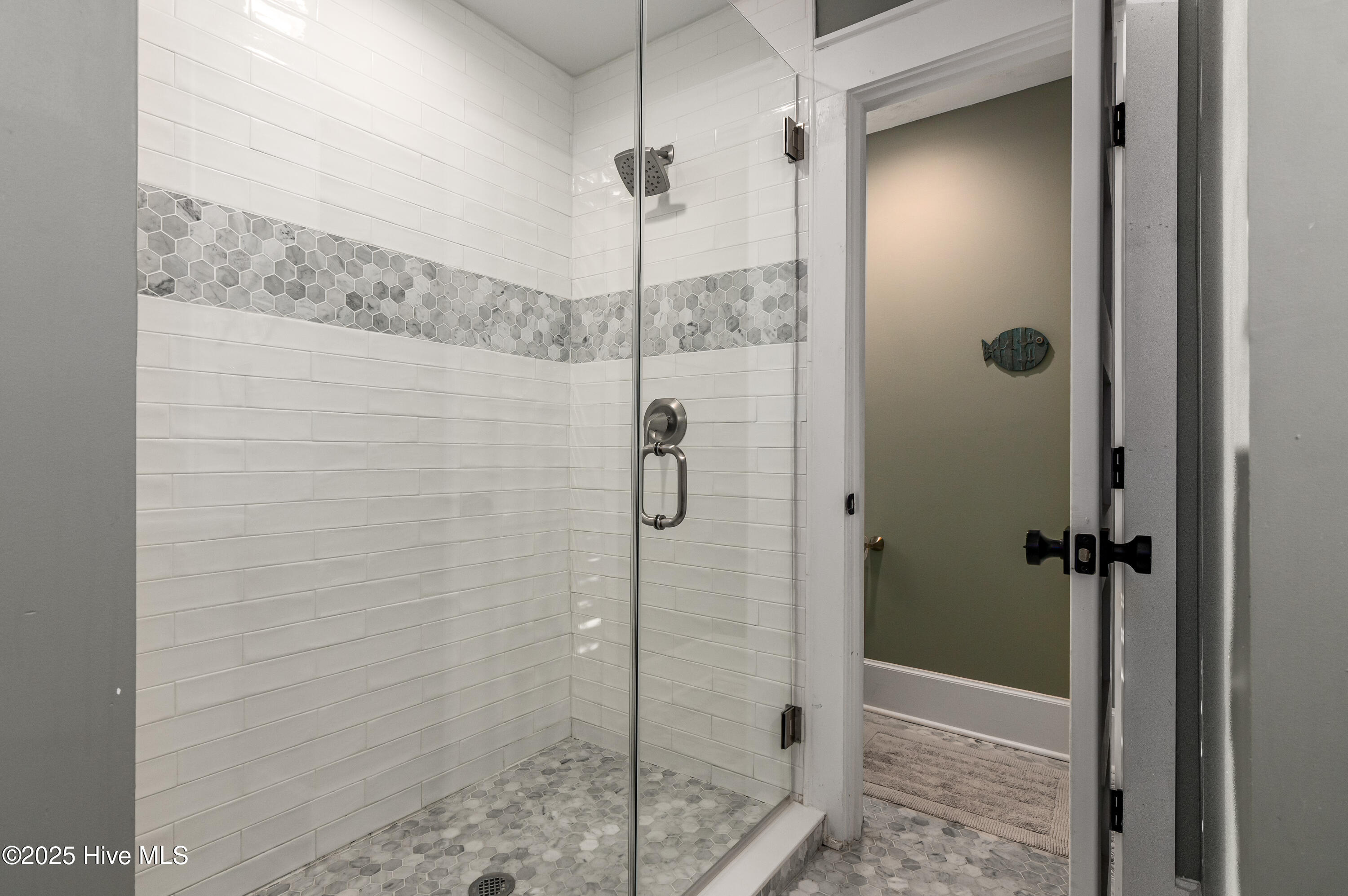 100530236 | Photo 42