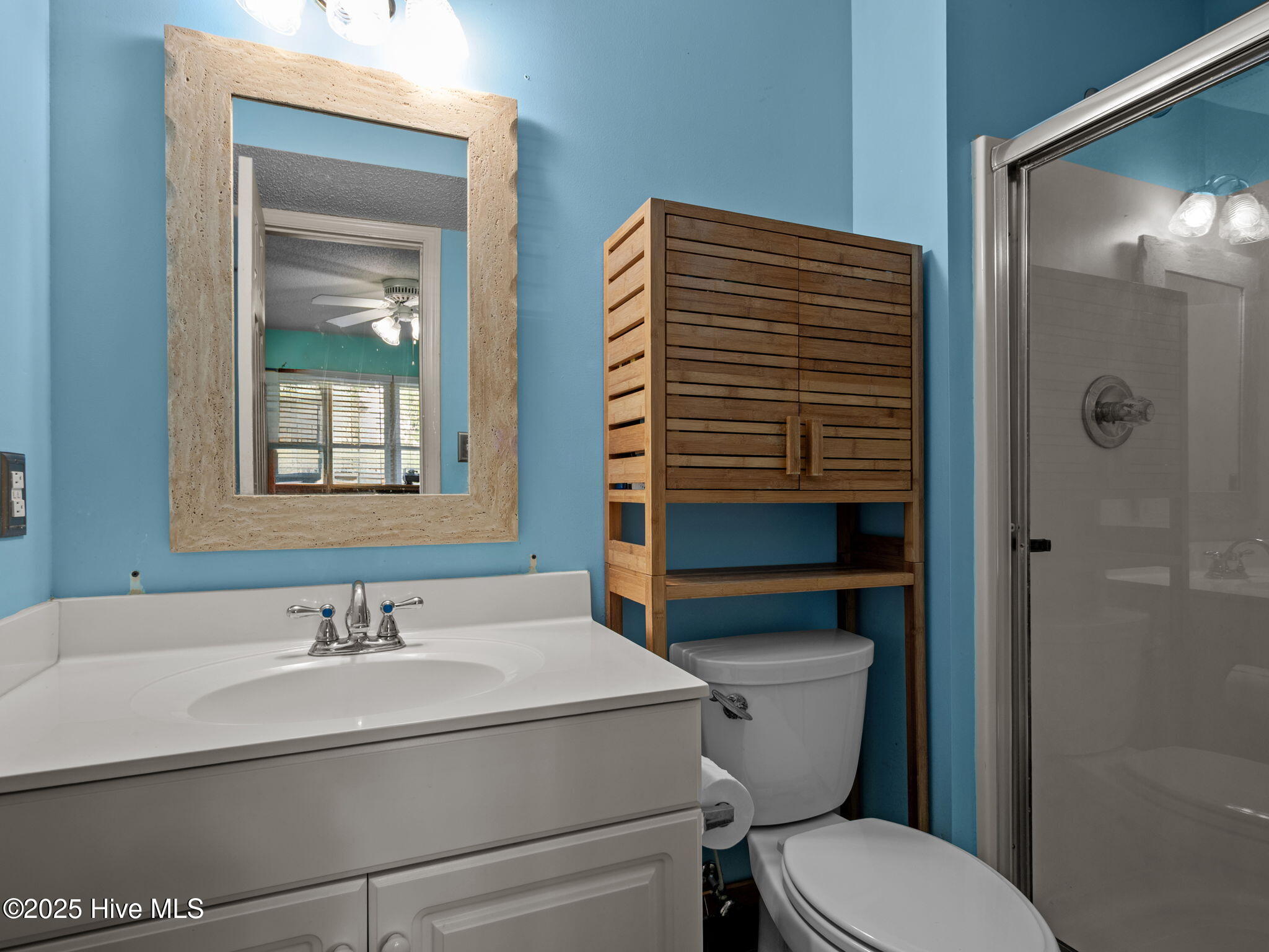 100535865 | Photo 44