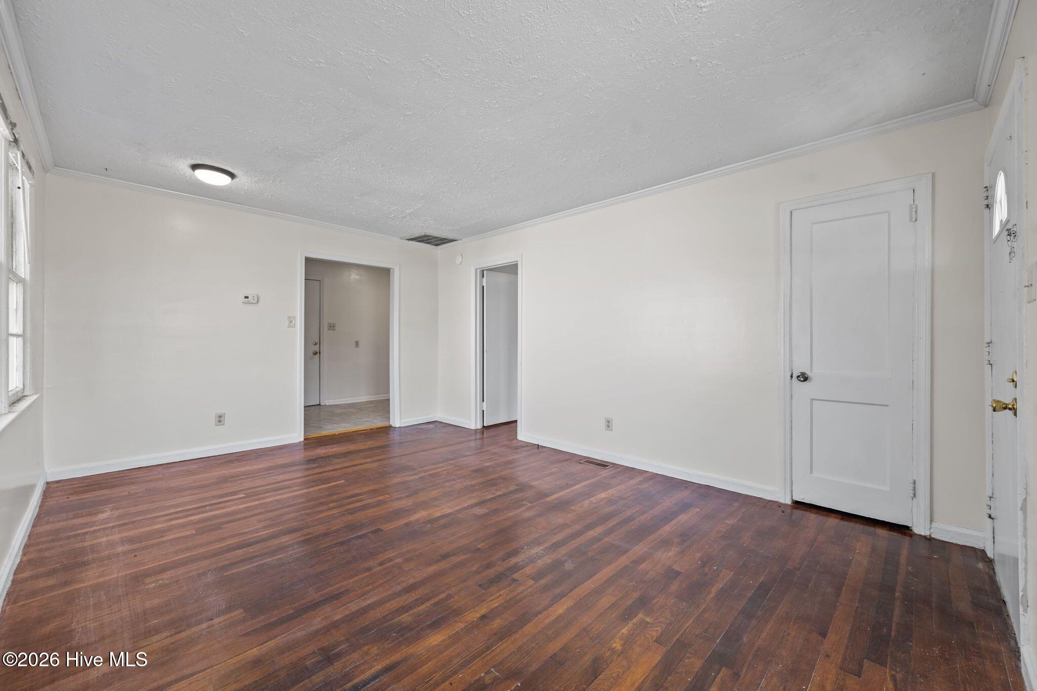 100562328 | Photo 37