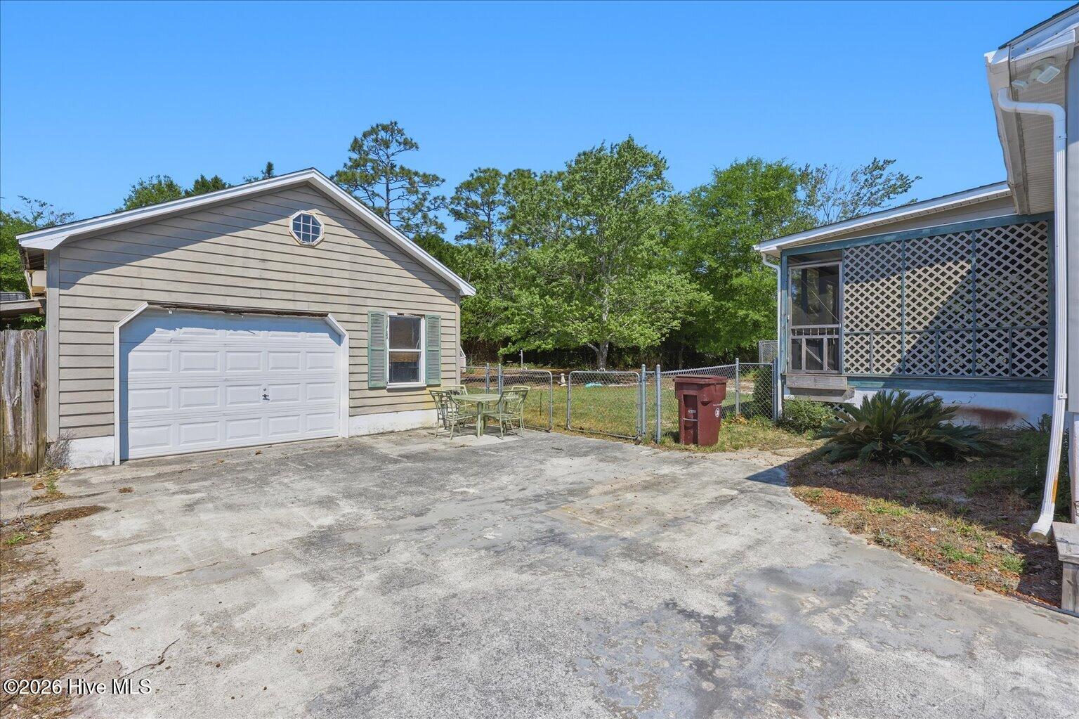 100569613 | Photo 24