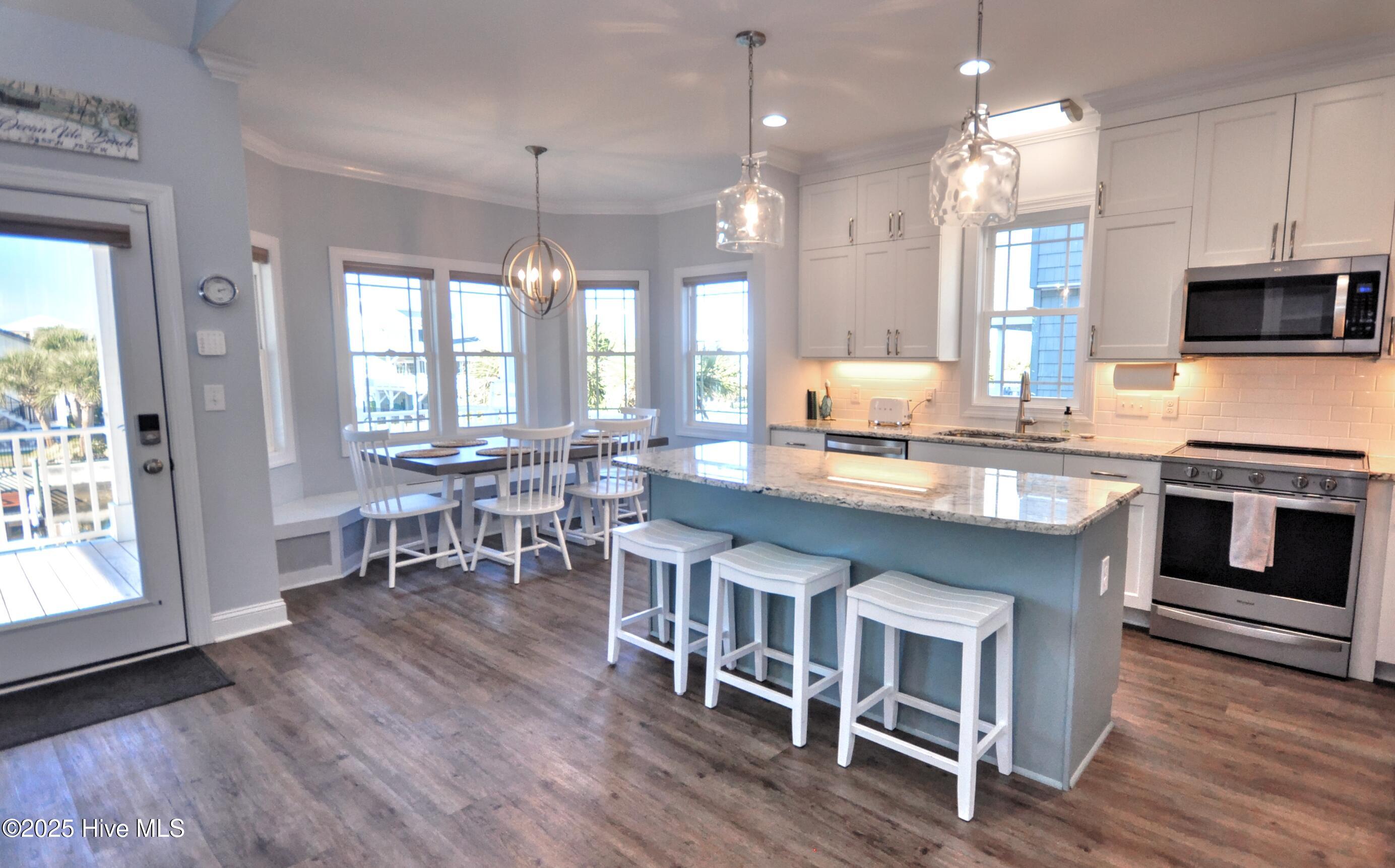 100546386 | Photo 10