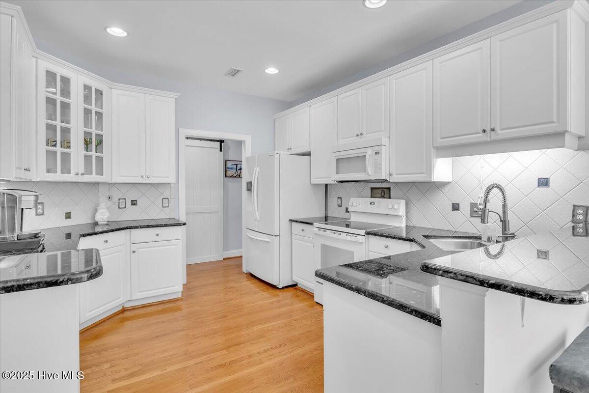 100506076 | Photo 10