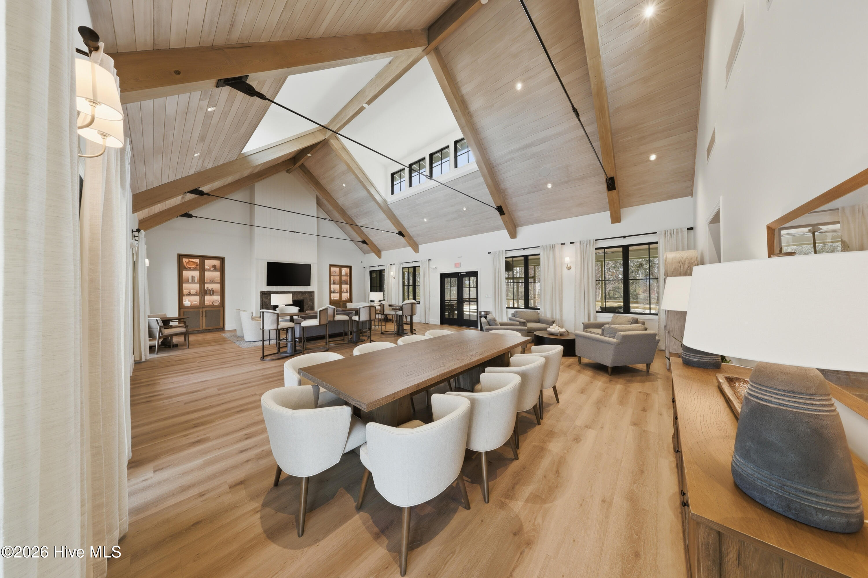 100567924 | Photo 66