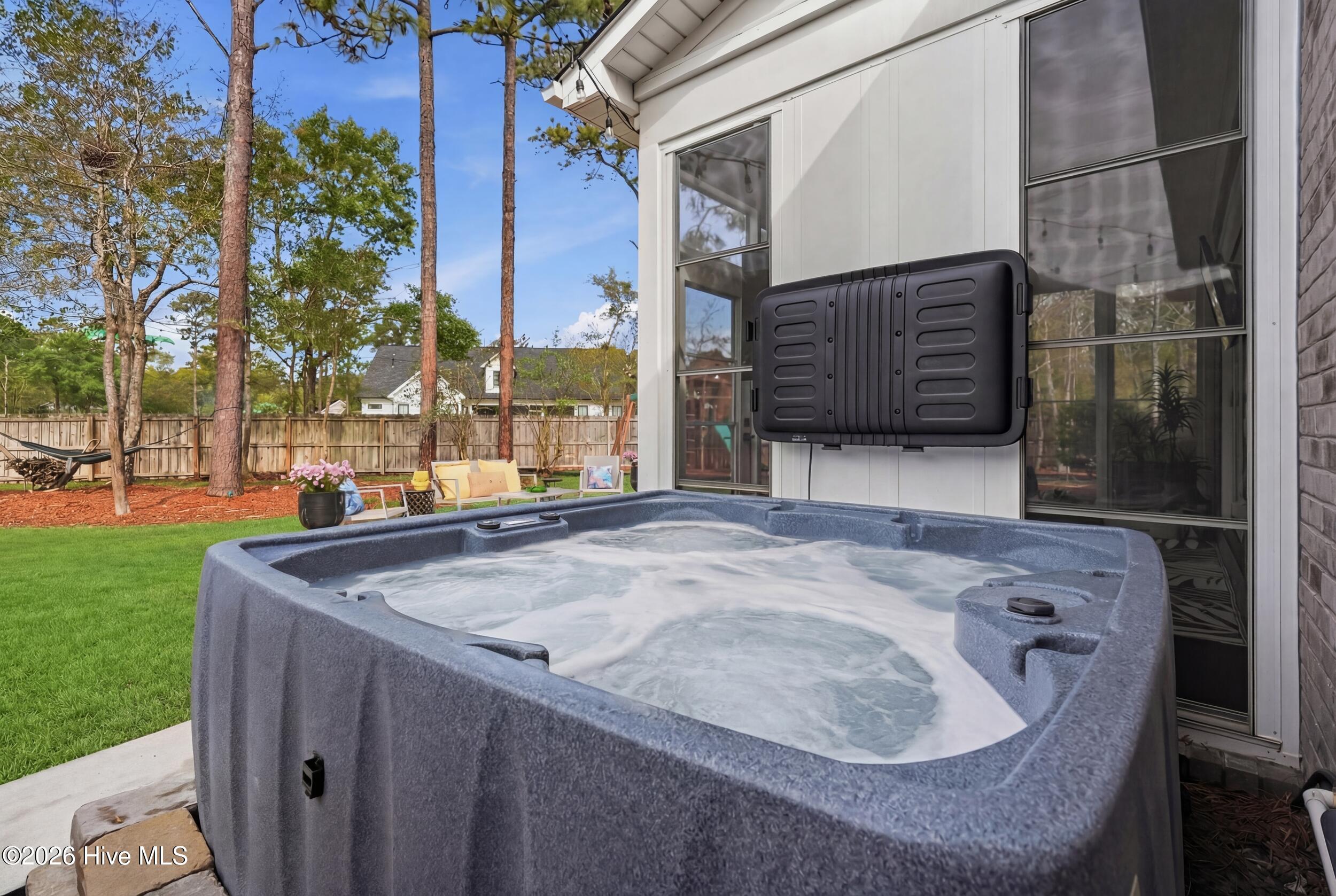 100565388 | Photo 64