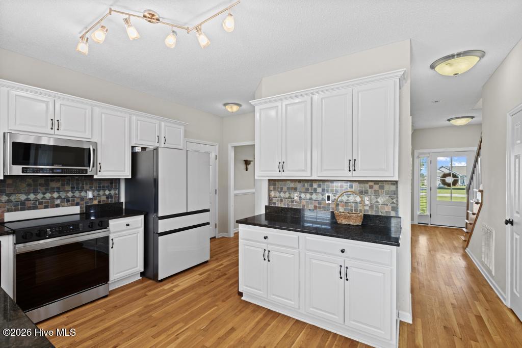 100564951 | Photo 16