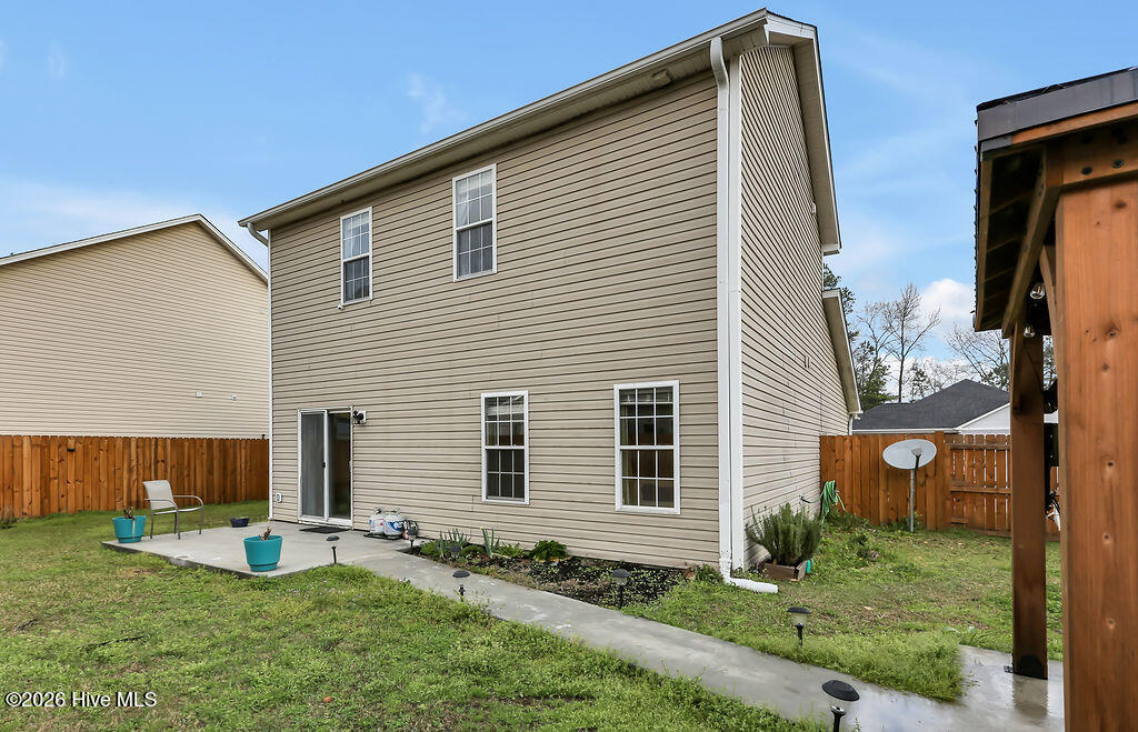 100558942 | Photo 23