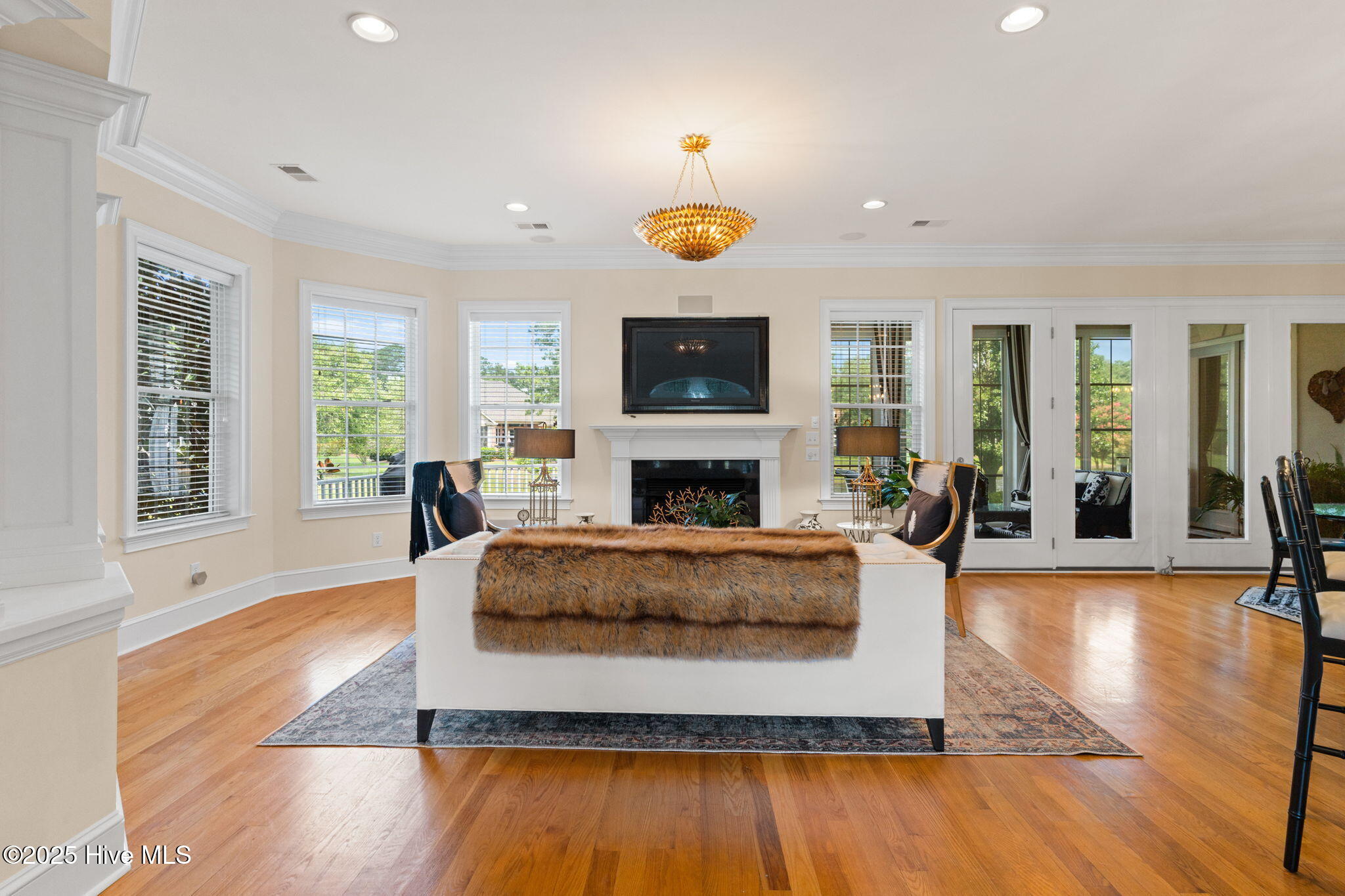 100518405 | Photo 14