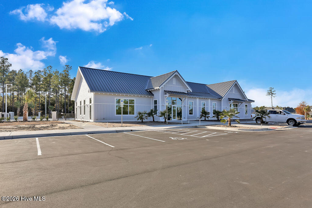 100565235 | Photo 100