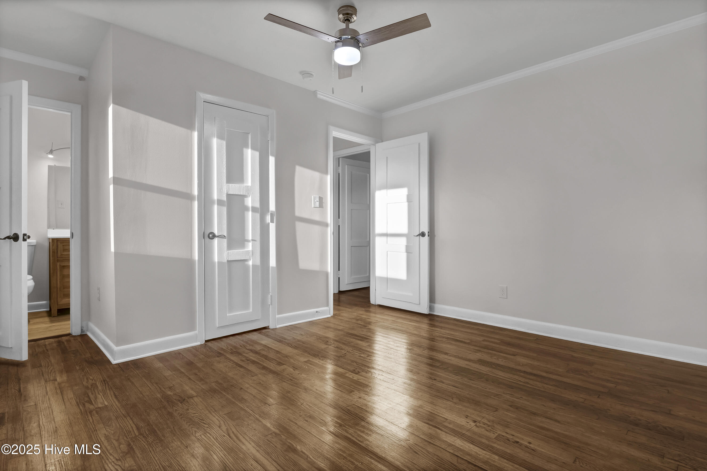 100555284 | Photo 19