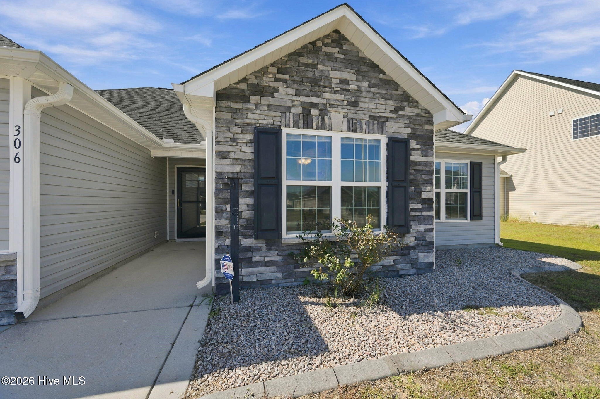 Photo 3 of Single family home for sale at 306 Strut Ln, Richlands, NC 28574 | MLS# 100606933 | Listing updated on 2026-10-05