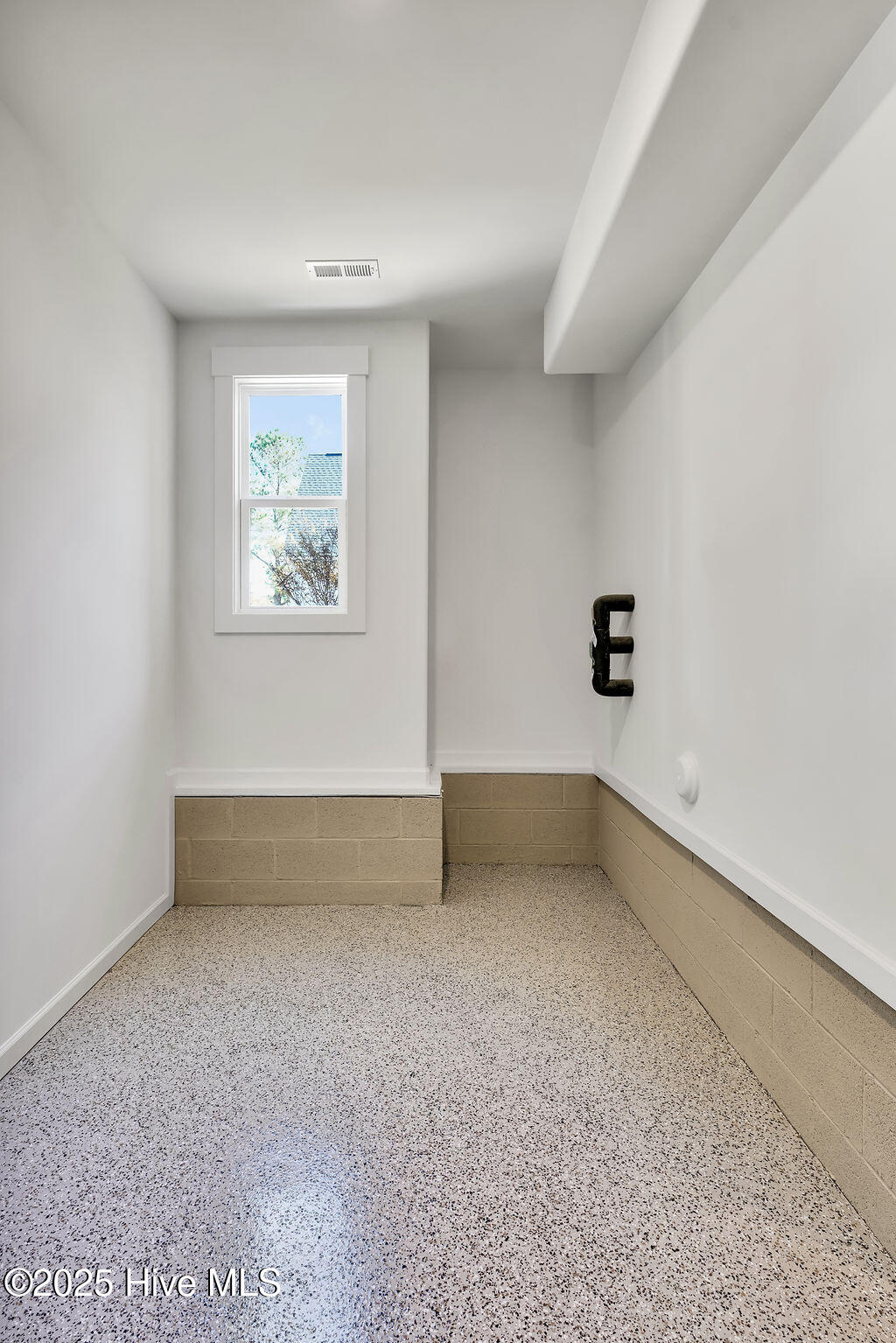 100529674 | Photo 84