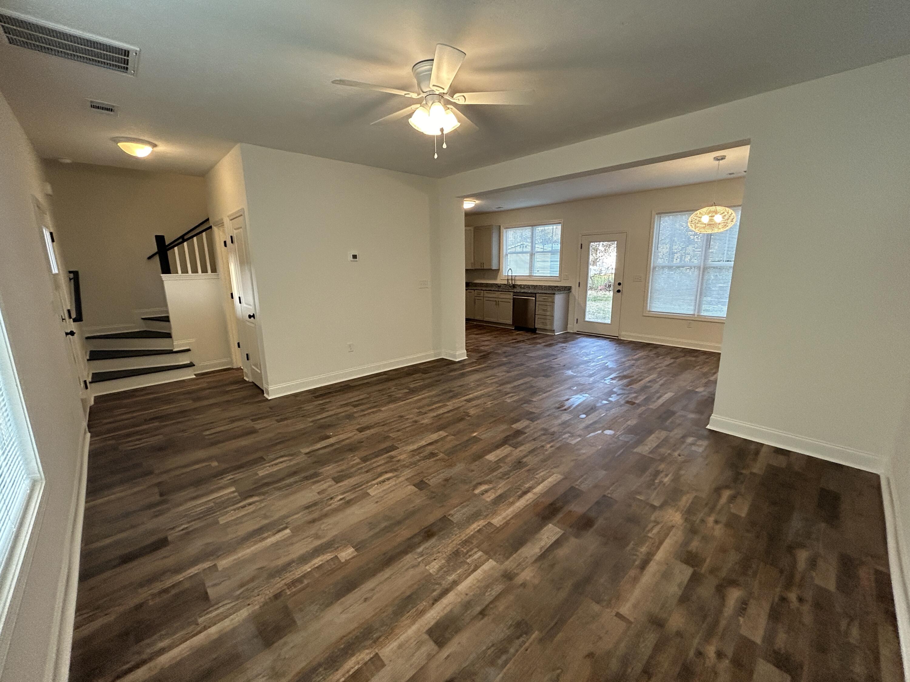 5 Fifth Pic - Living Room