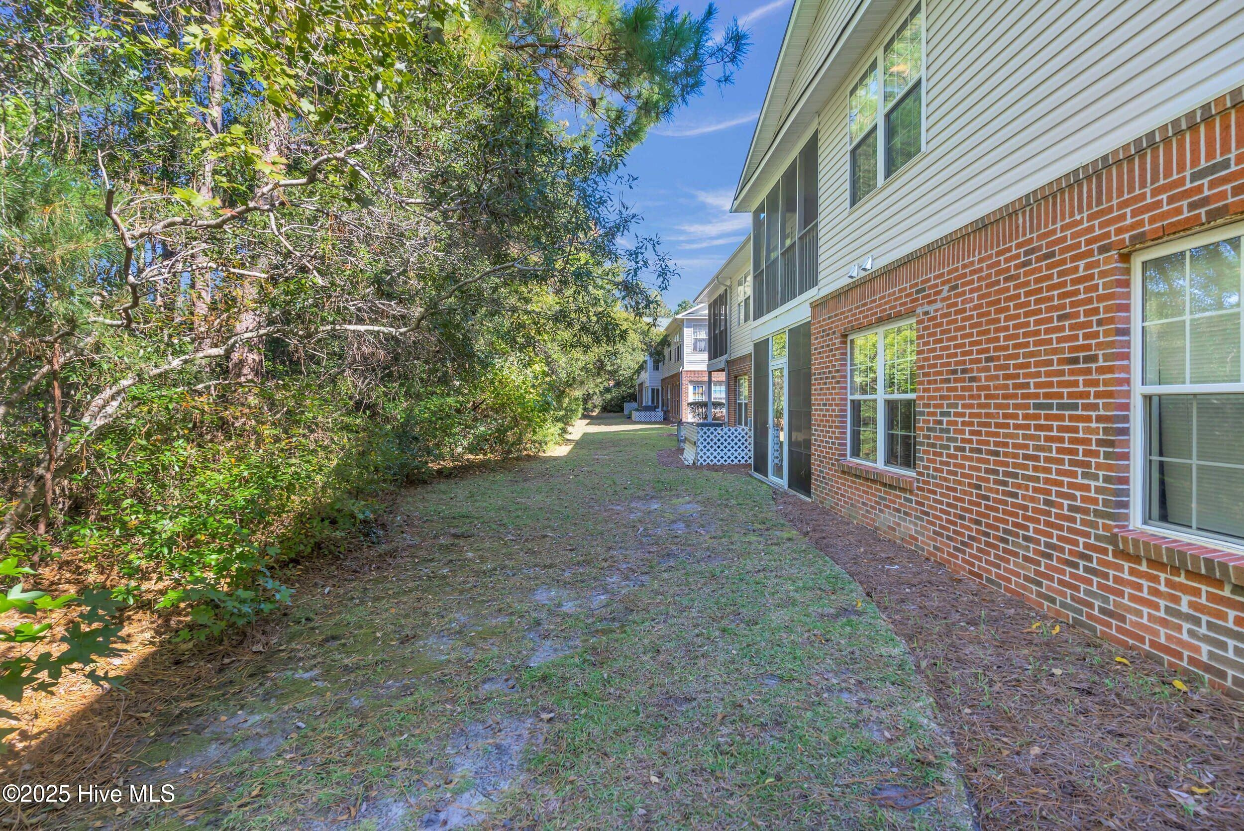 100539370 | Photo 26