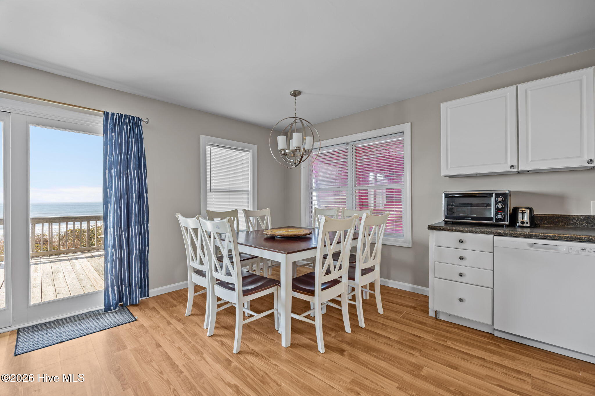 100559652 | Photo 34