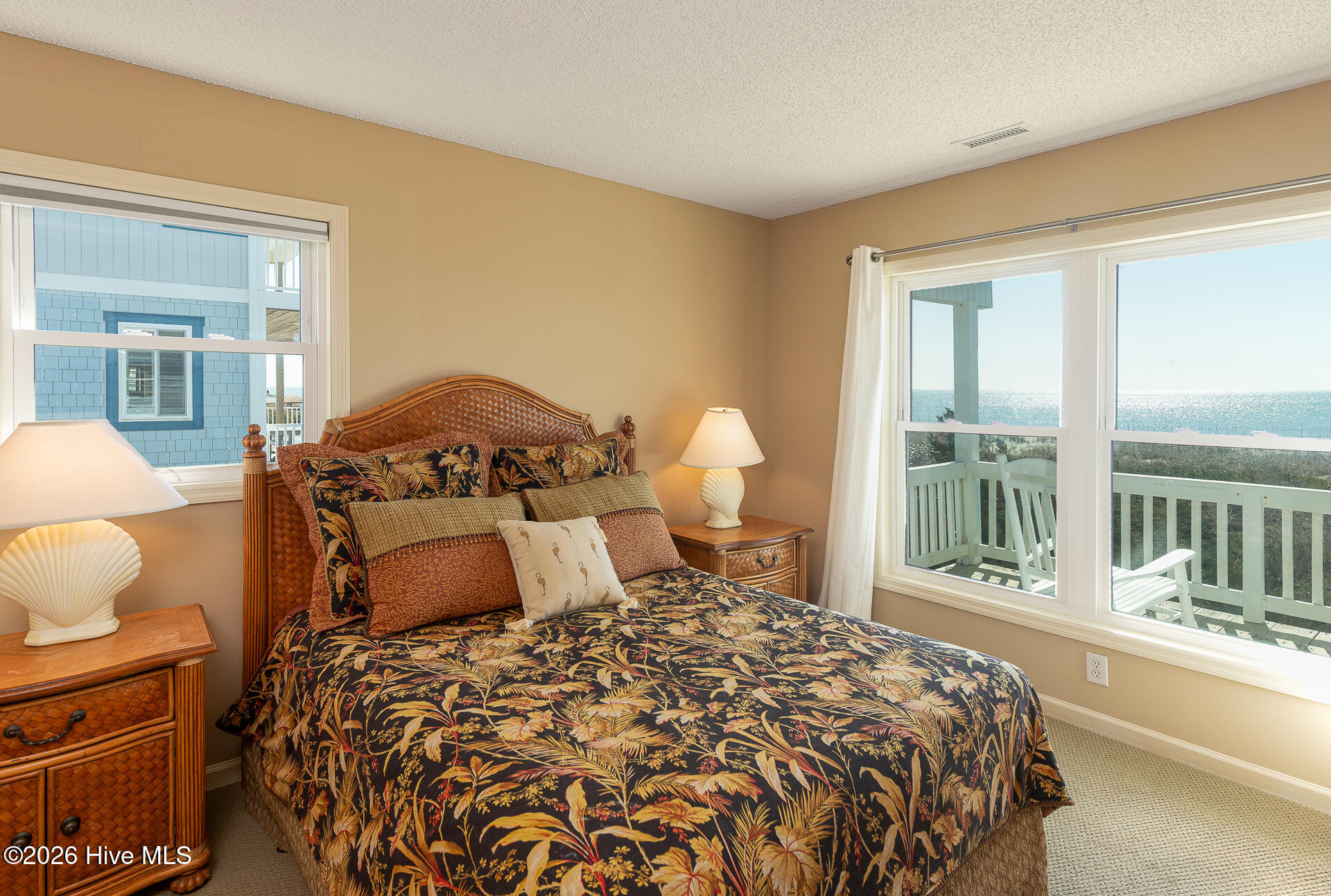 100556011 | Photo 39