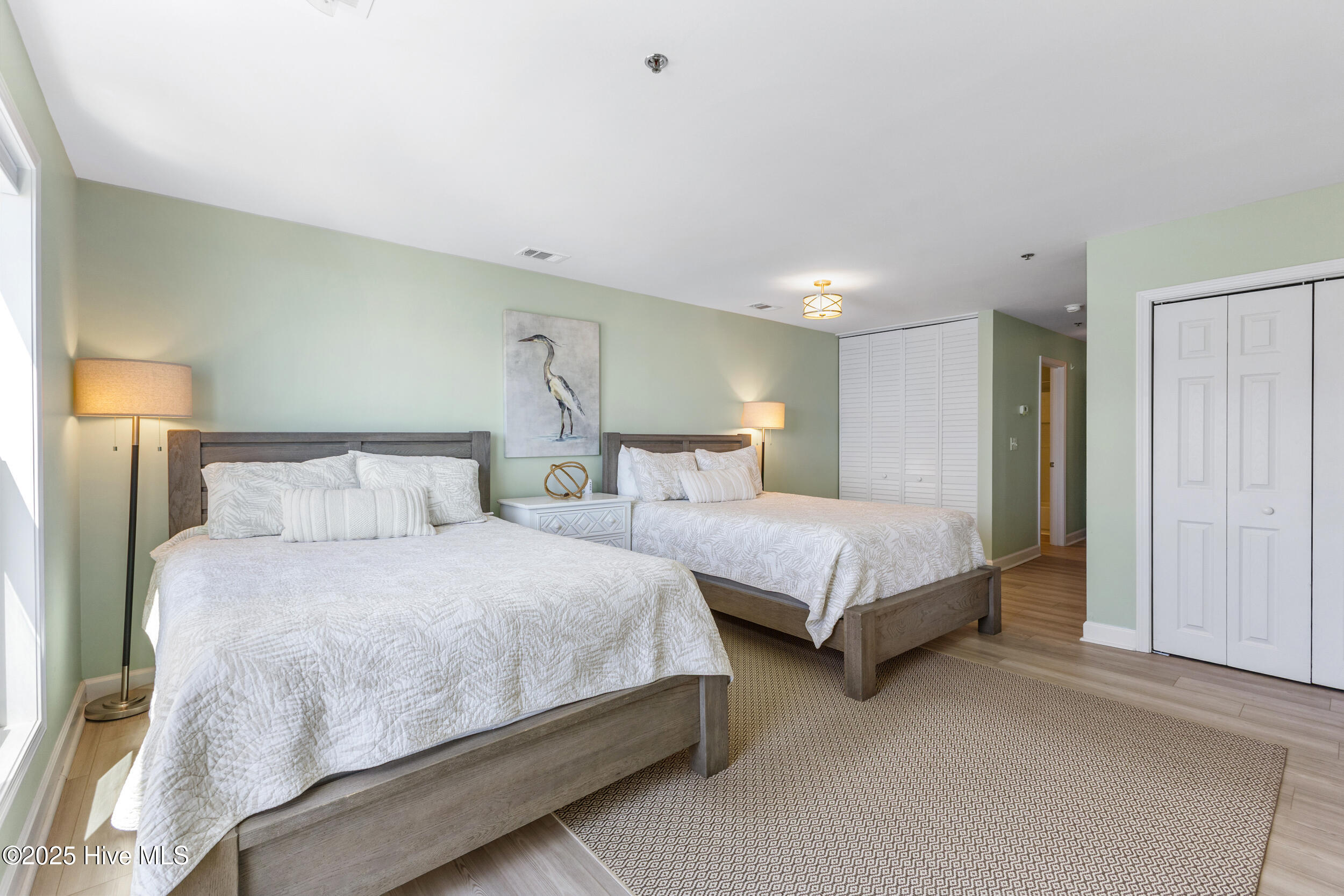 100536018 | Photo 22