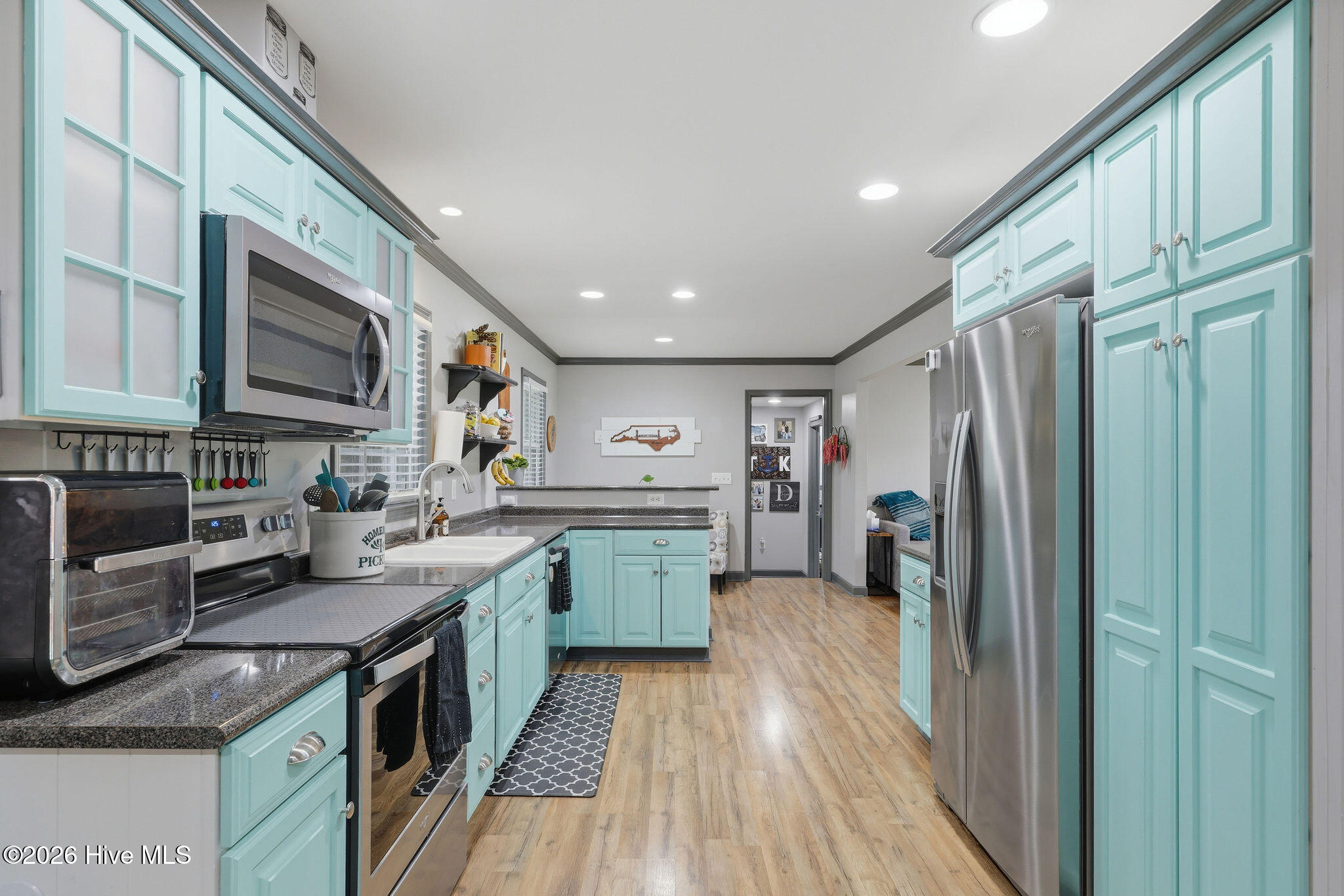 100570539 | Photo 10