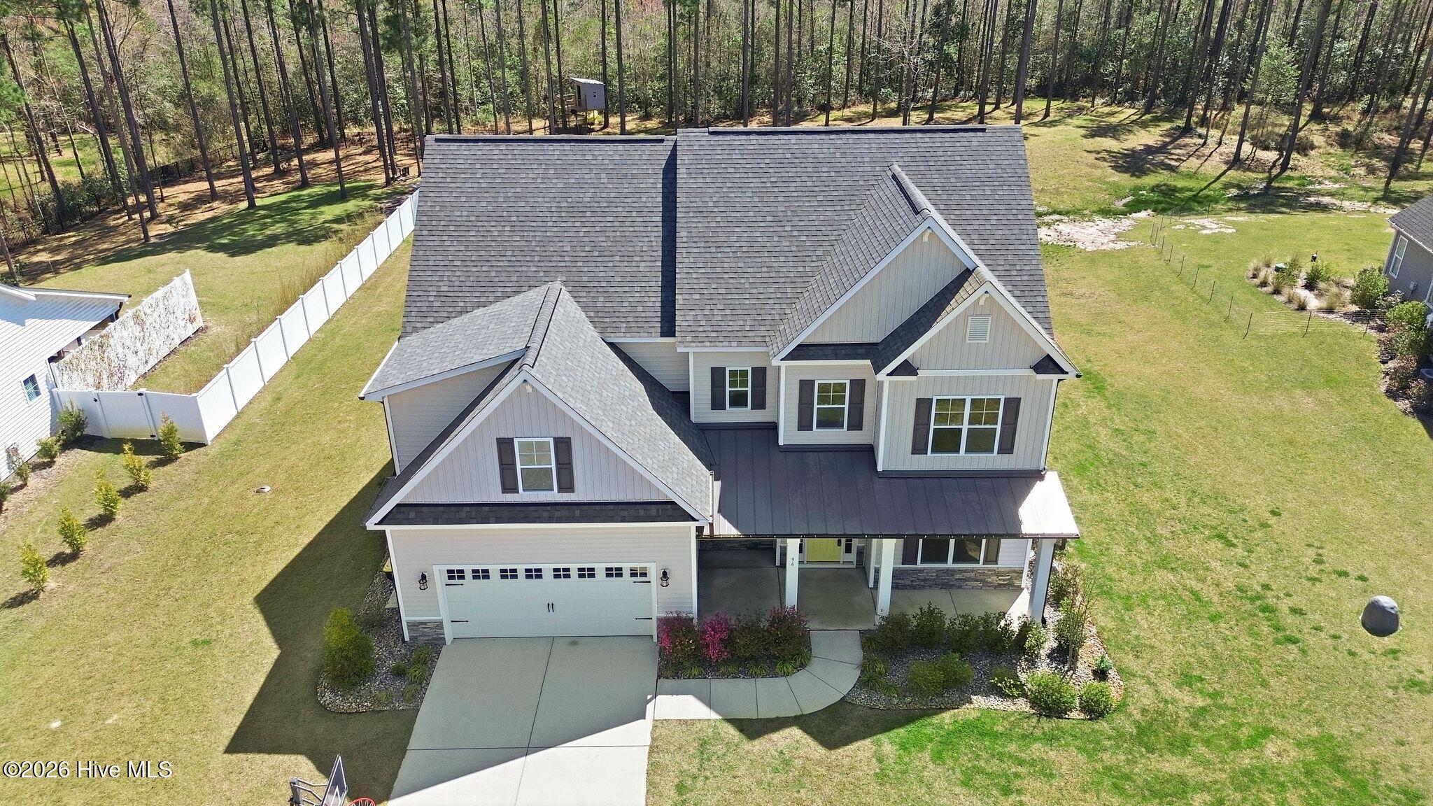 100562109 | Photo 123