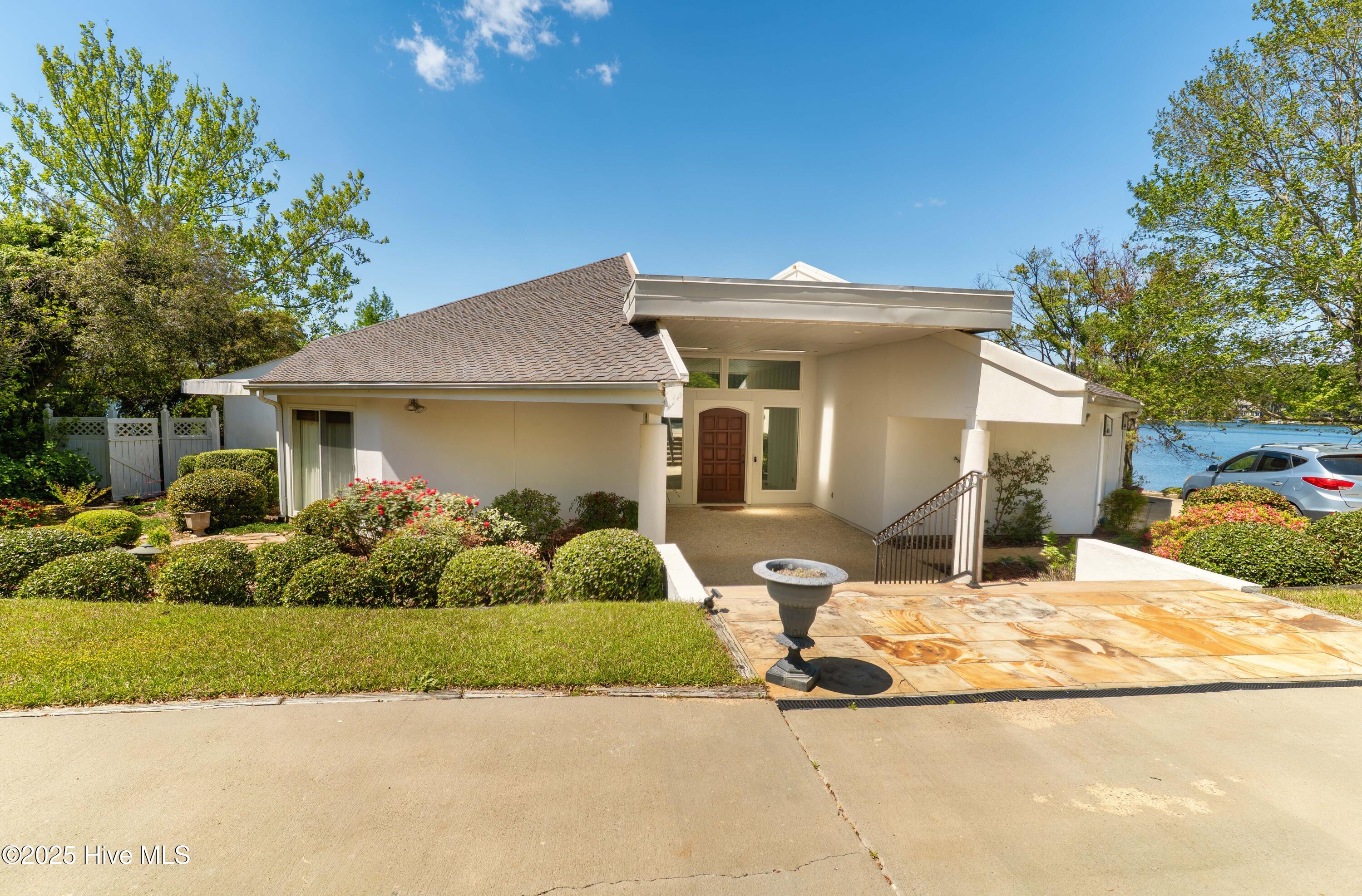 655 Diamondhead EXT-3