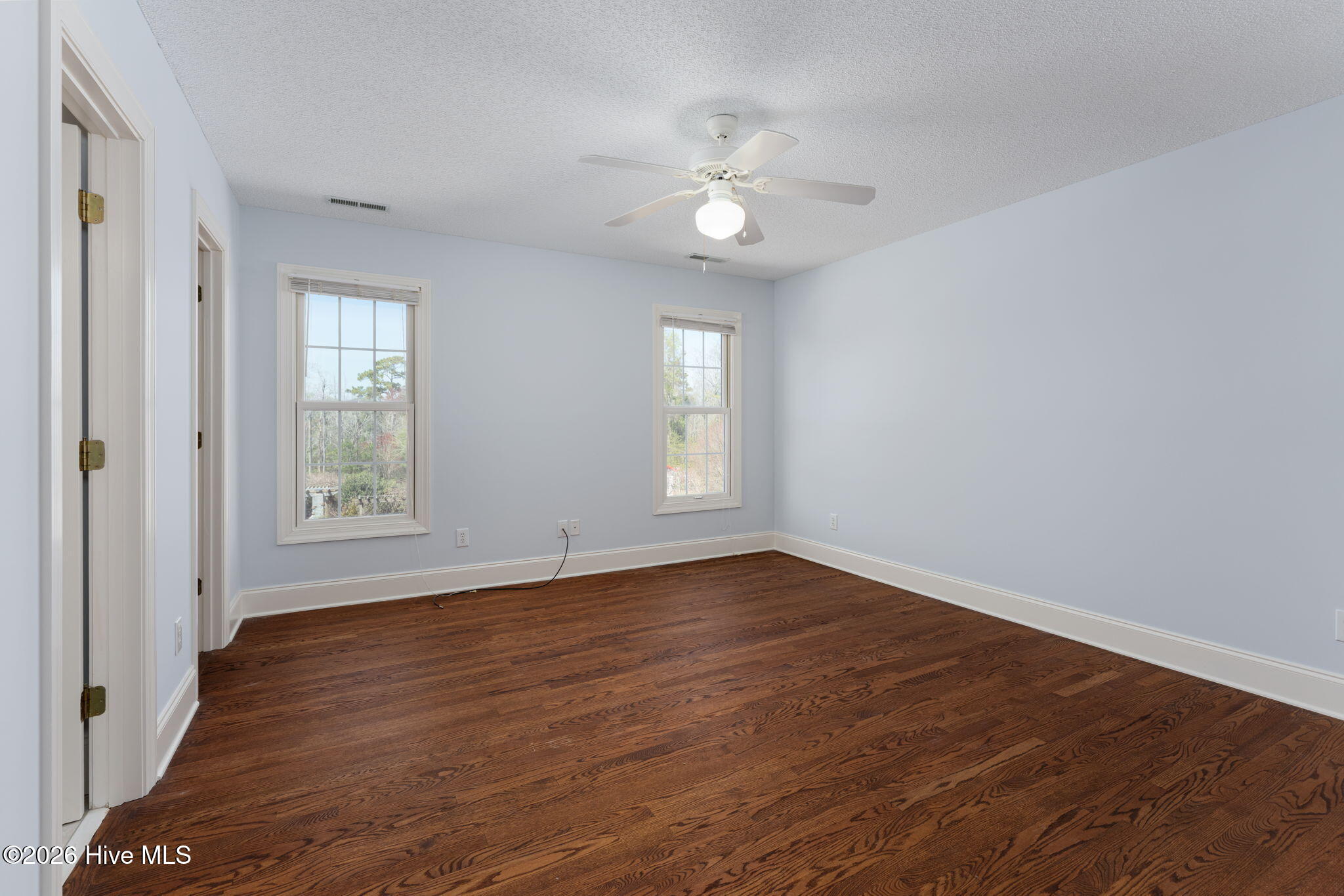 100552056 | Photo 38