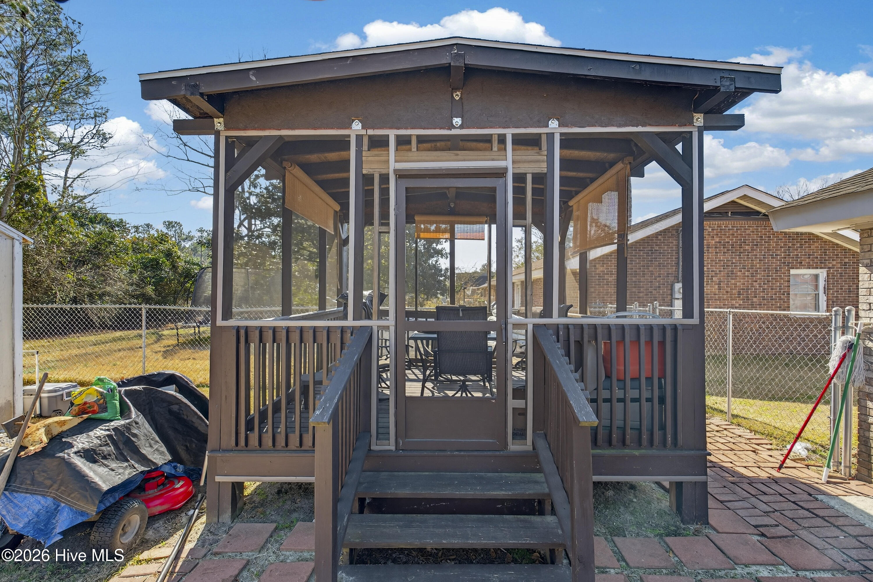 100554150 | Photo 17