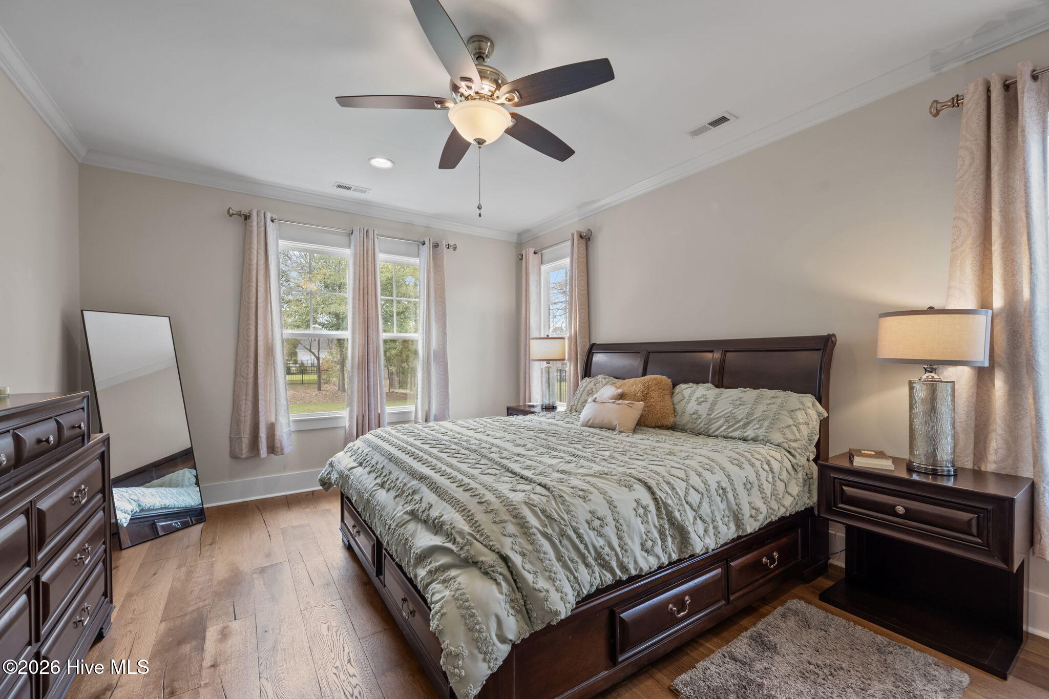 100562487 | Photo 23