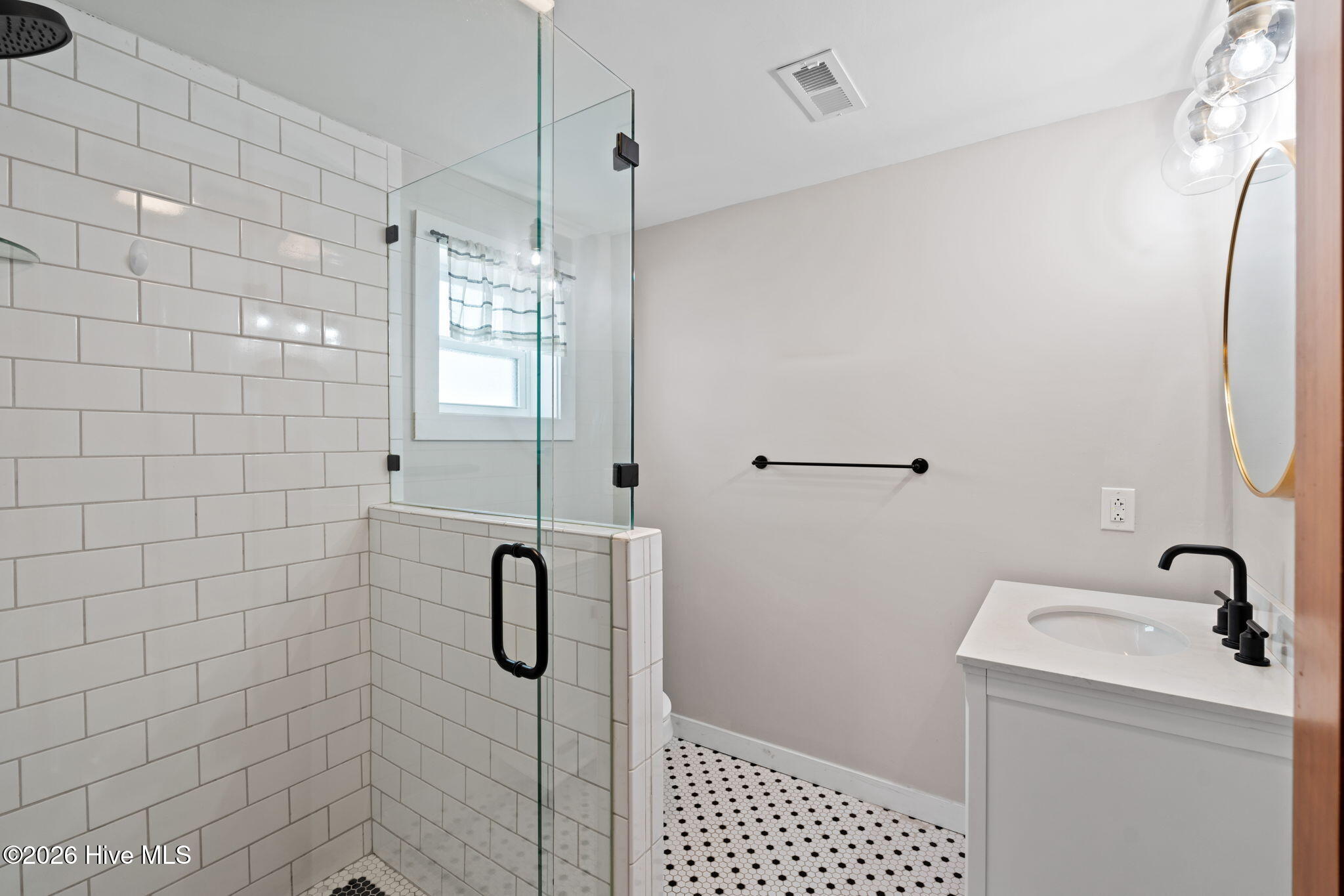 100568132 | Photo 20