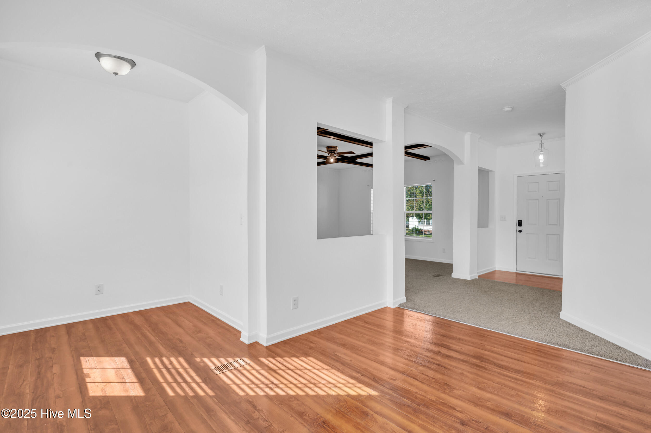 100539826 | Photo 11