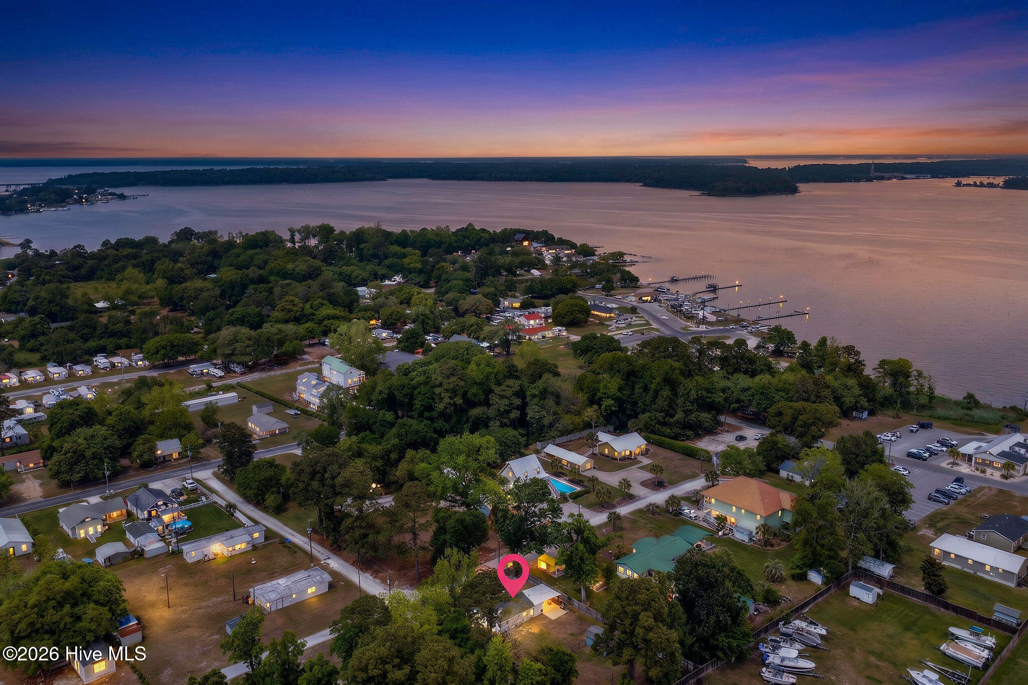 100570164 | Photo 36