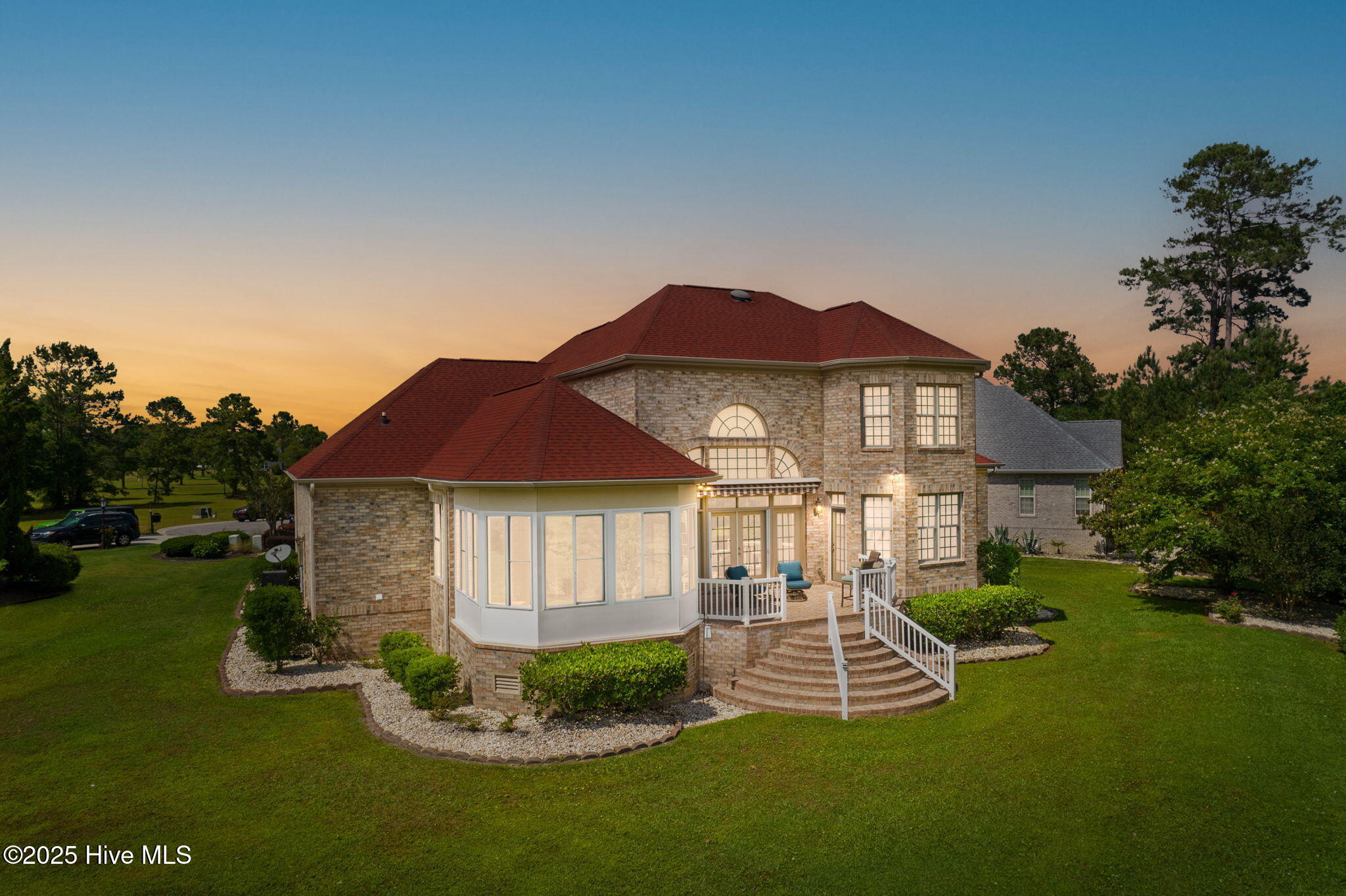 100548908 | Photo 30