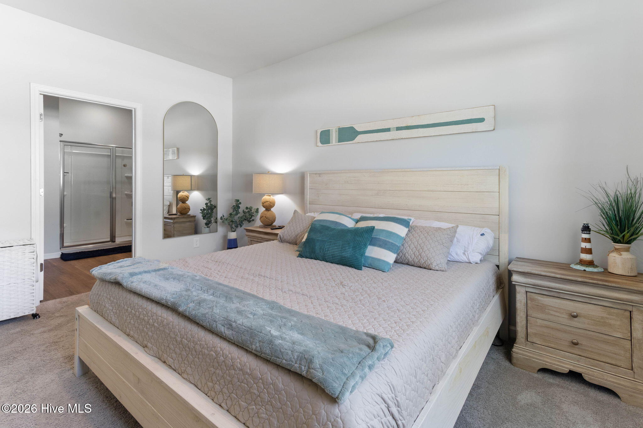 100561989 | Photo 24