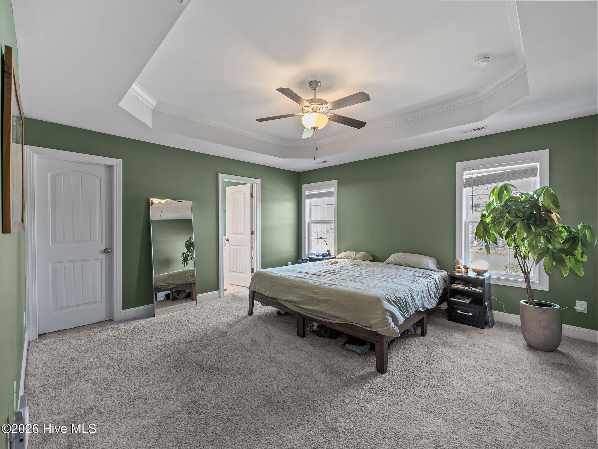 100564865 | Photo 23