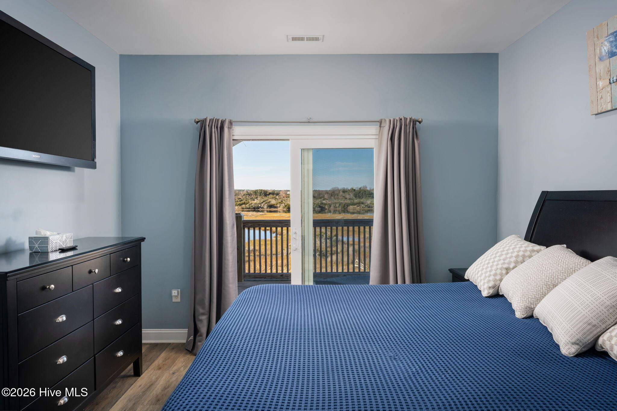 100560160 | Photo 25