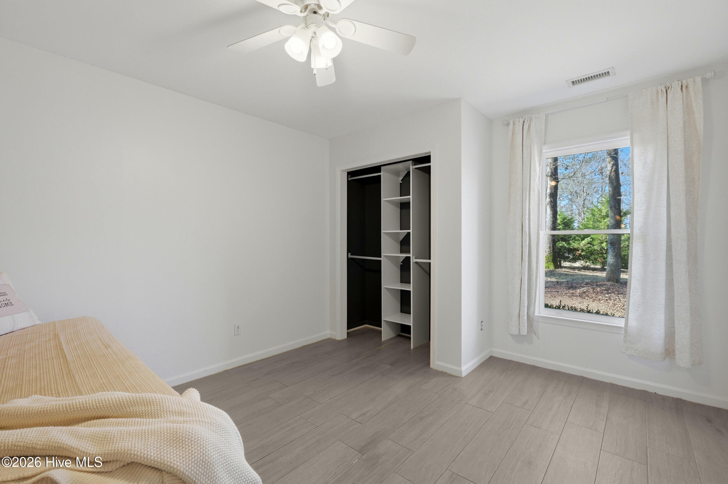 100559678 | Photo 24