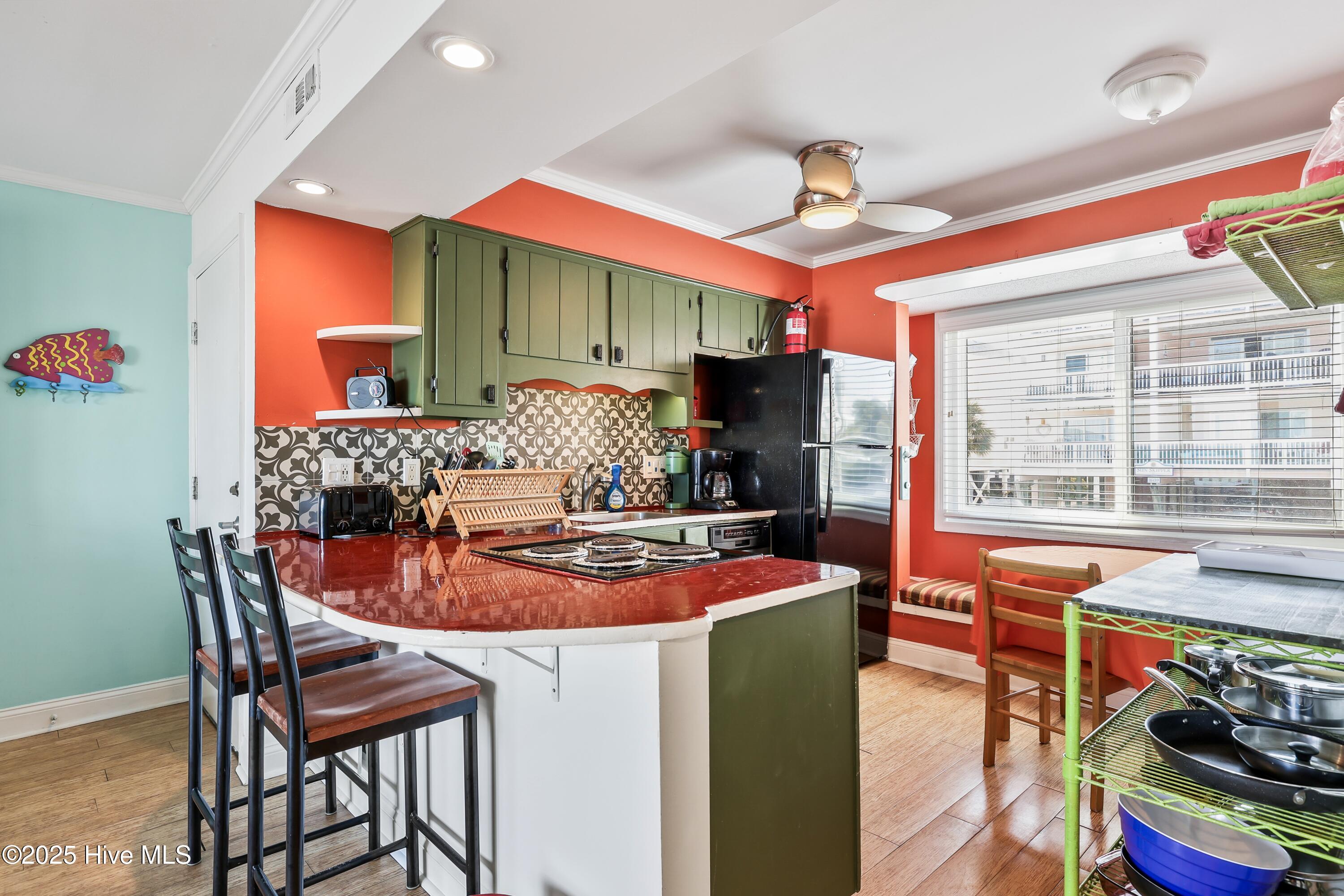 100497647 | Photo 13