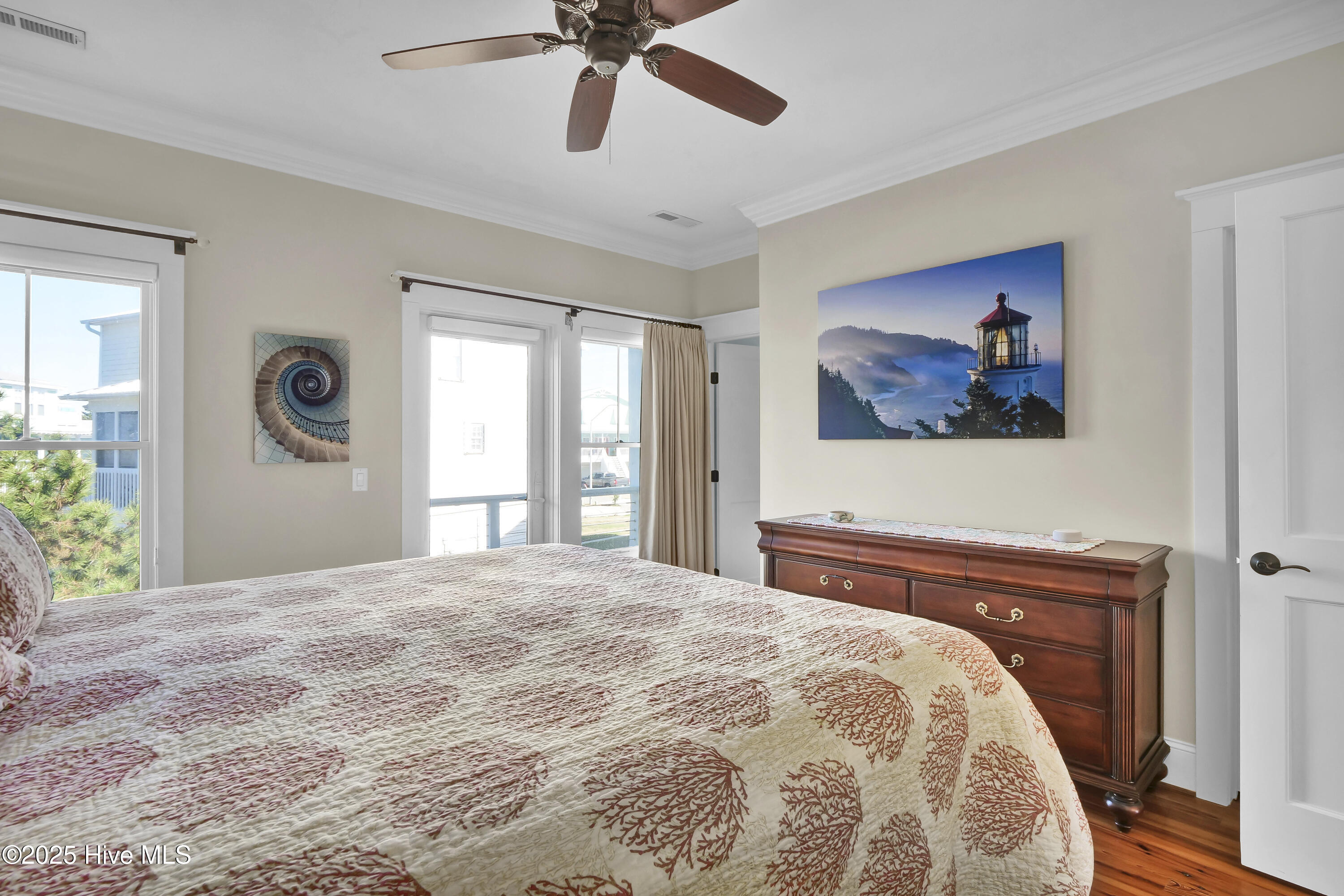 100553290 | Photo 13