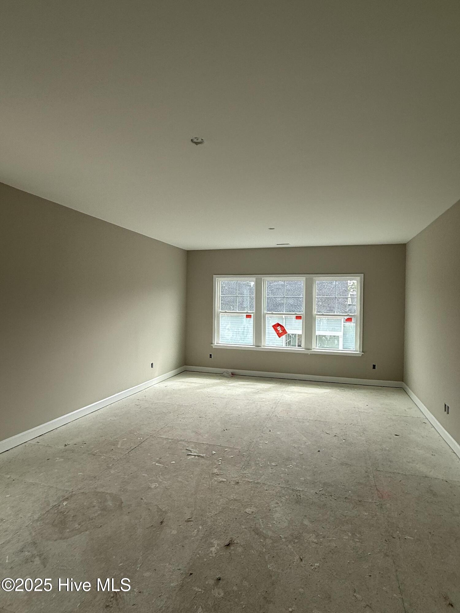 100527182 | Photo 14