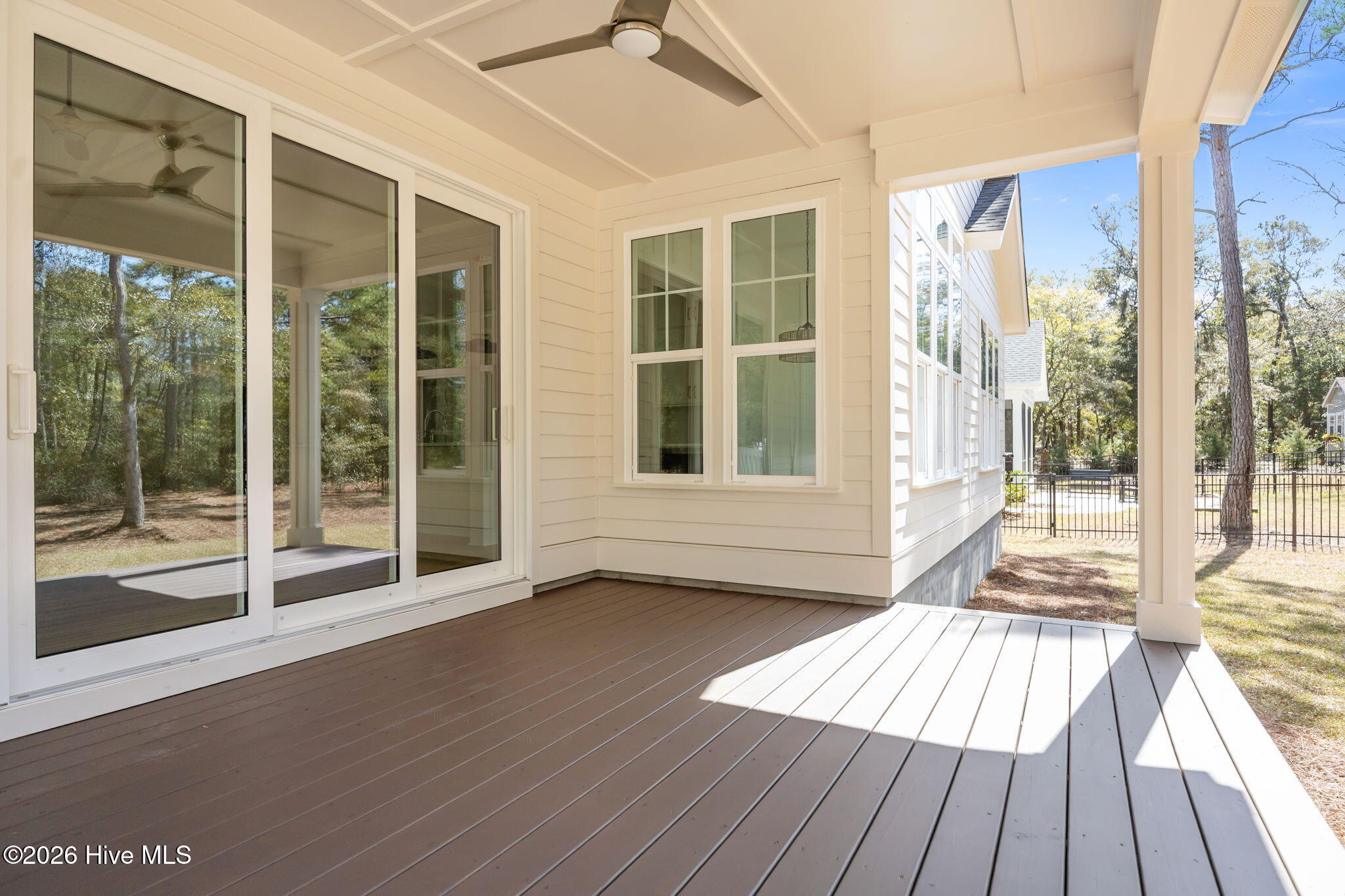 100559098 | Photo 43