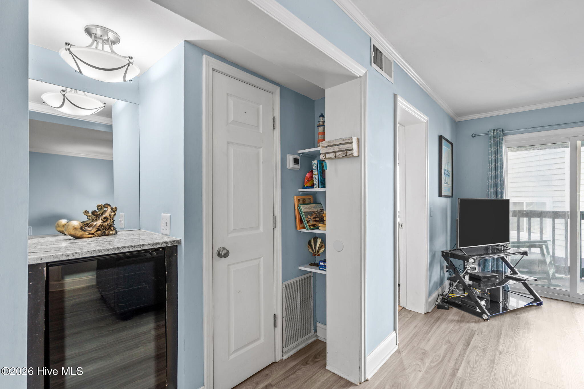 100556842 | Photo 15