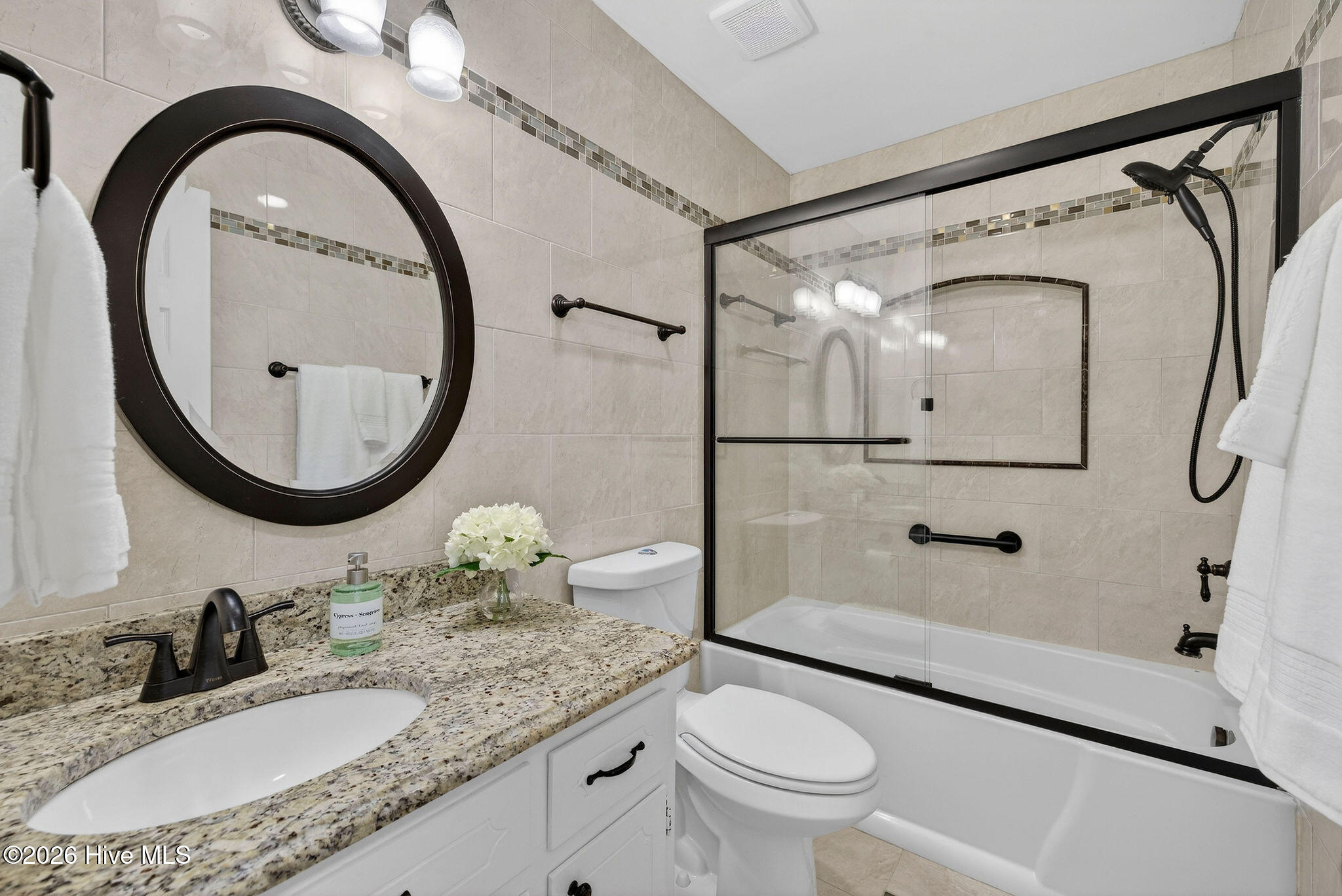 100556814 | Photo 21