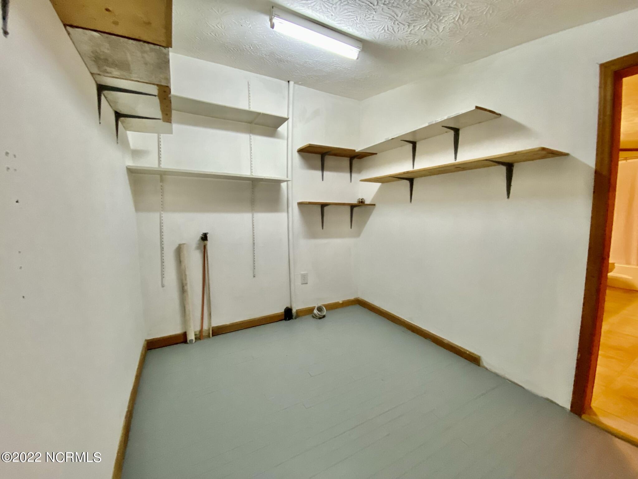 100523296 | Photo 15