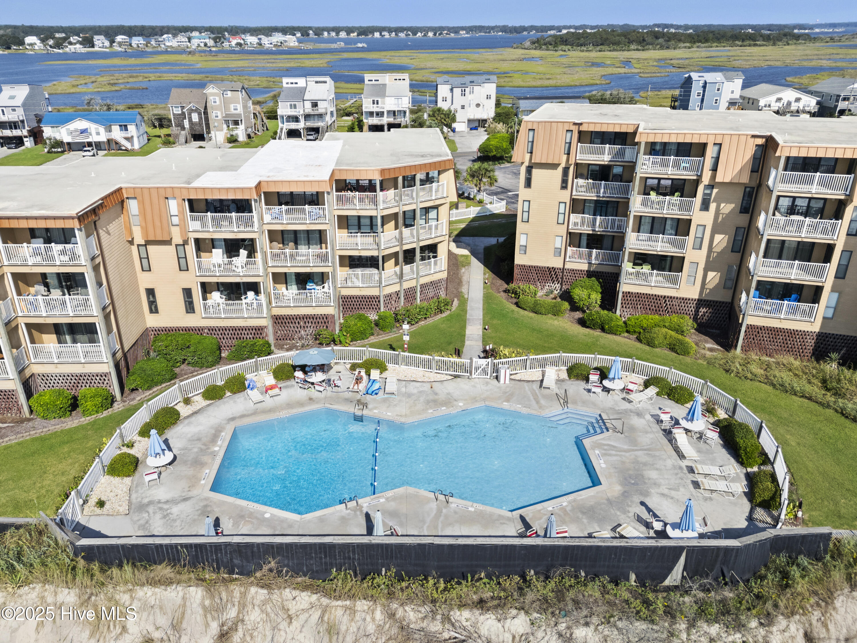 100529356 | Photo 34