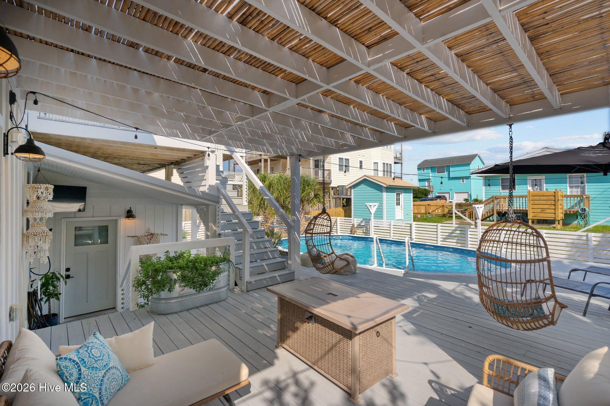 100560357 | Photo 64