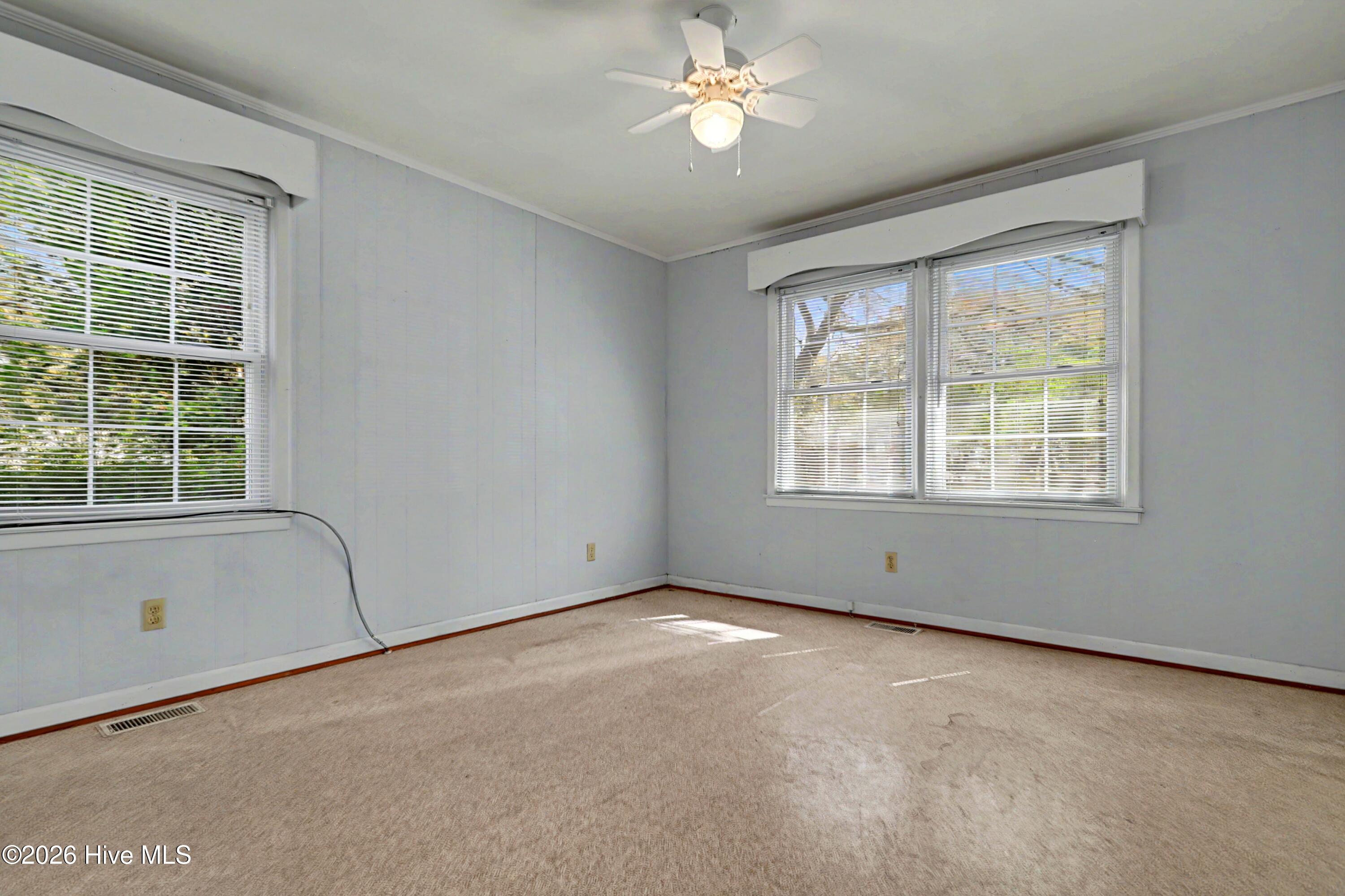 100561205 | Photo 25