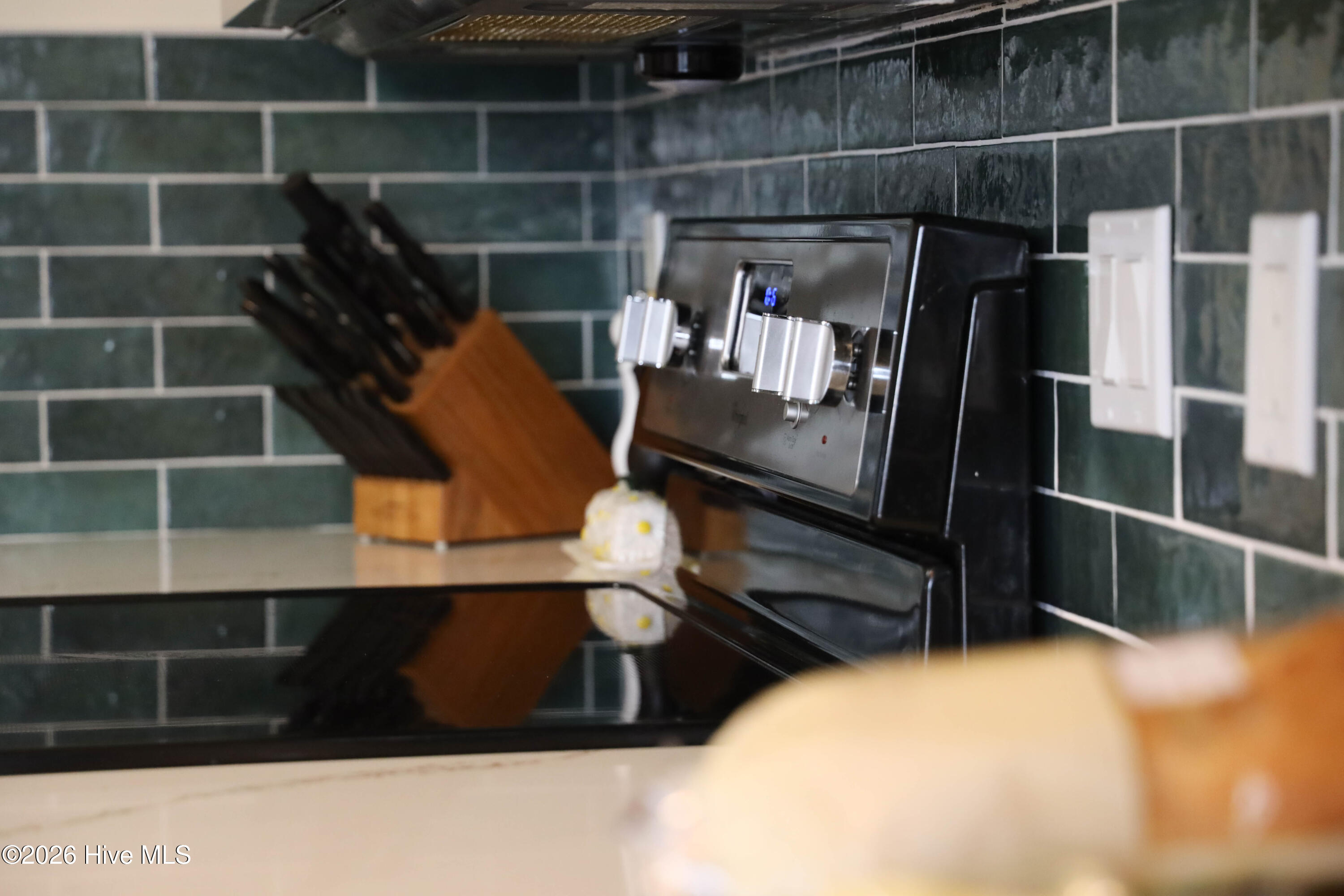 100559708 | Photo 26